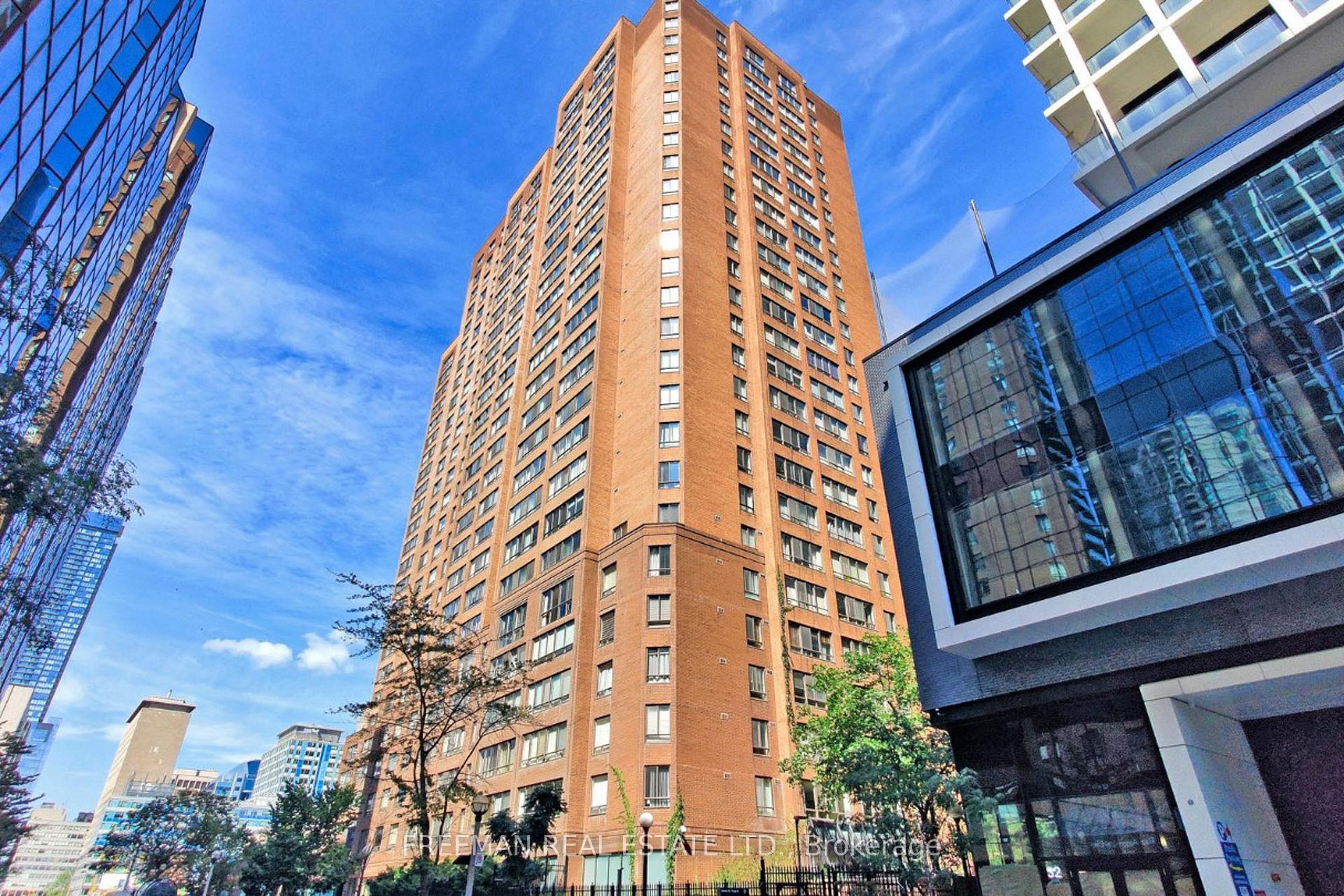 Photo 3 of Unit 2405, 633 Bay Street, Toronto, Bay Street Corridor — HOMEH