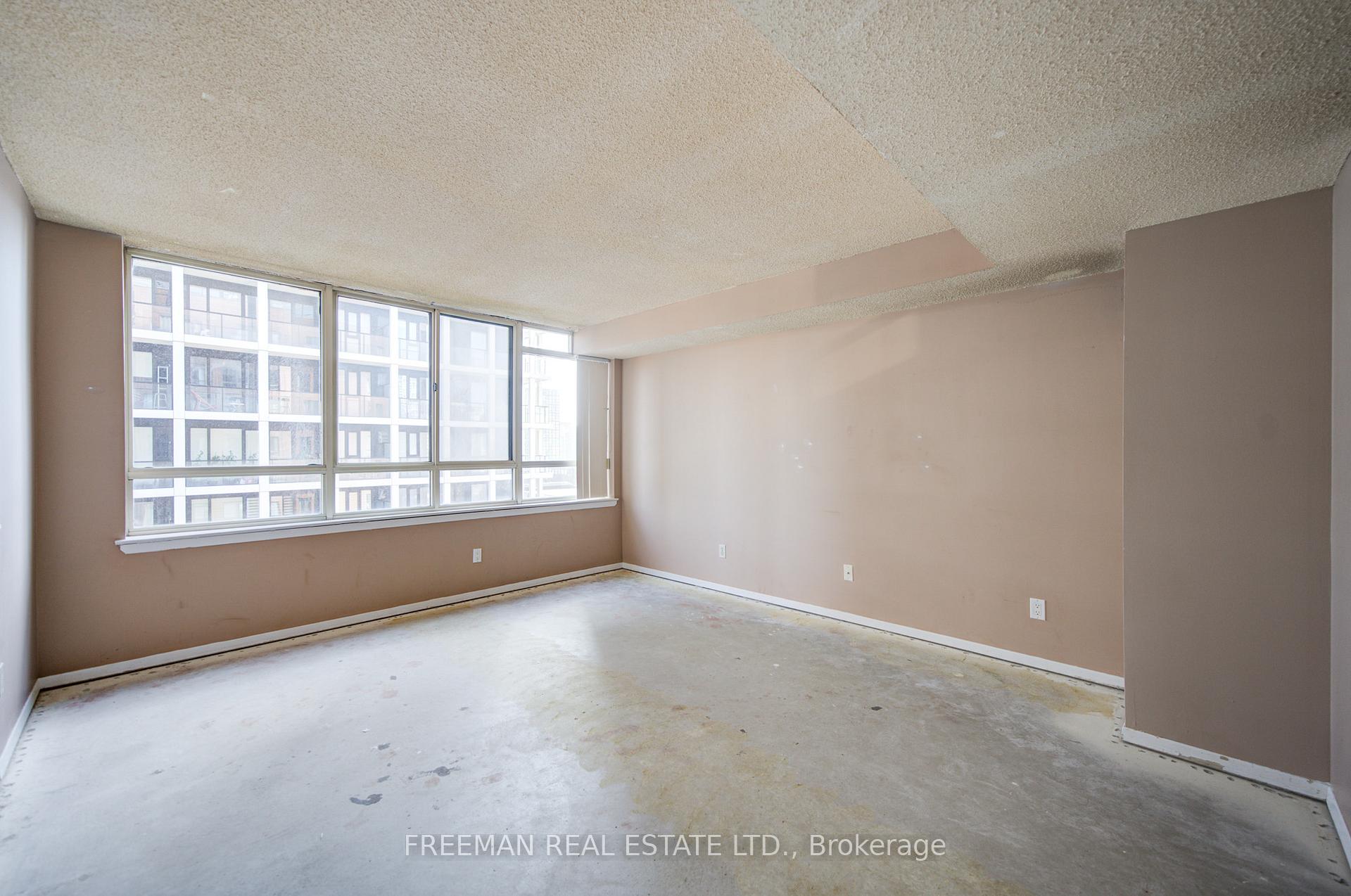 Photo 2 of Unit 2405, 633 Bay Street, Toronto, Bay Street Corridor — HOMEH