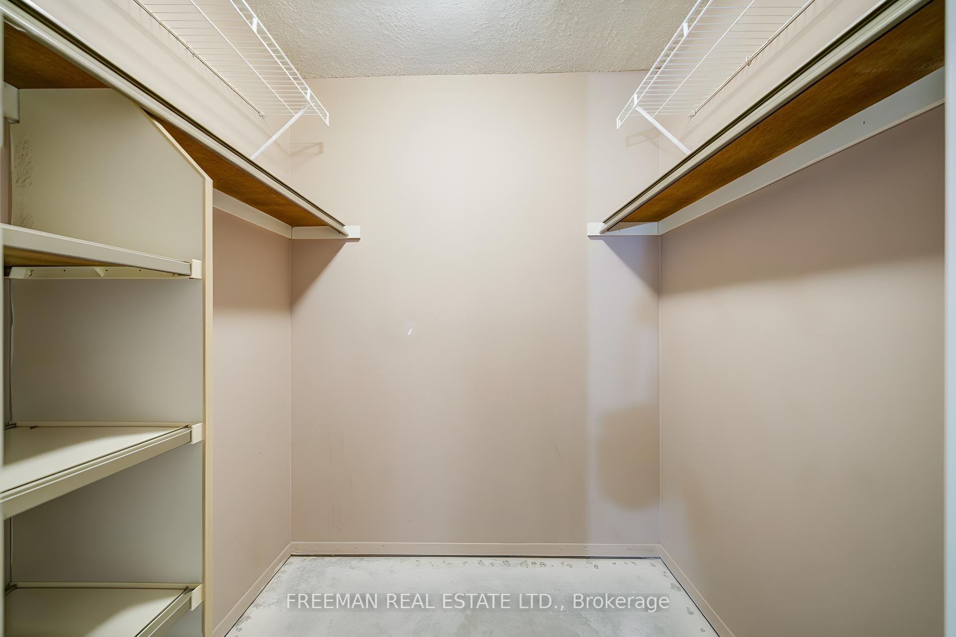 Photo 12 of Unit 2405, 633 Bay Street, Toronto, Bay Street Corridor — HOMEH