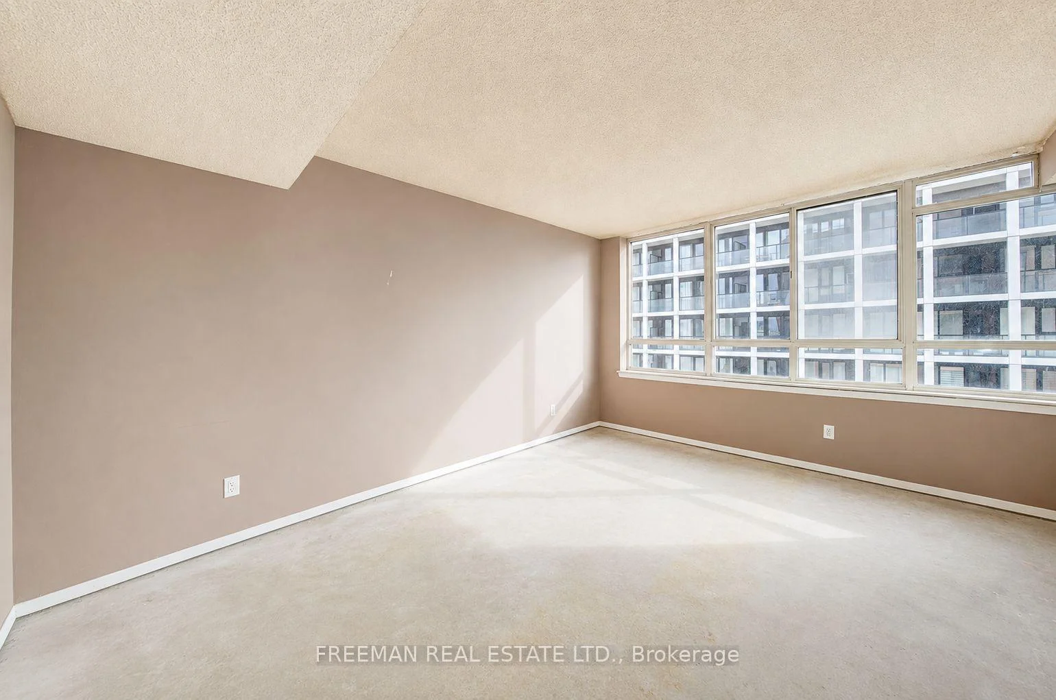 Photo 11 of Unit 2405, 633 Bay Street, Toronto, Bay Street Corridor — HOMEH