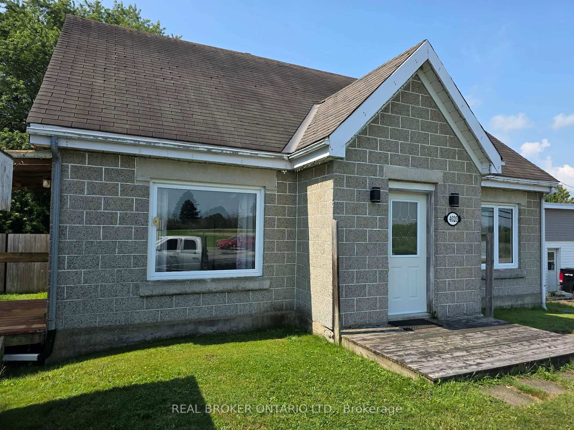 Front of 4020 County 29 Road