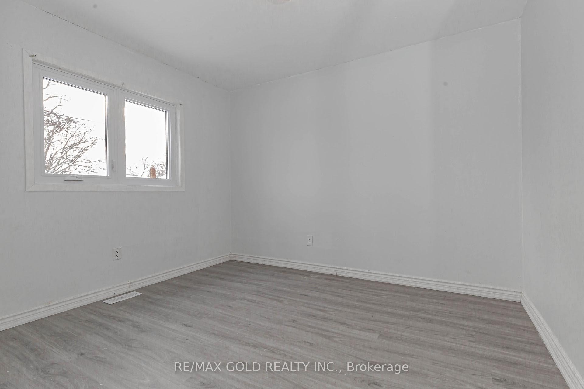 Photo 9 of 55 Hamilton Street, St. Catharines, Western Hill — HOMEH