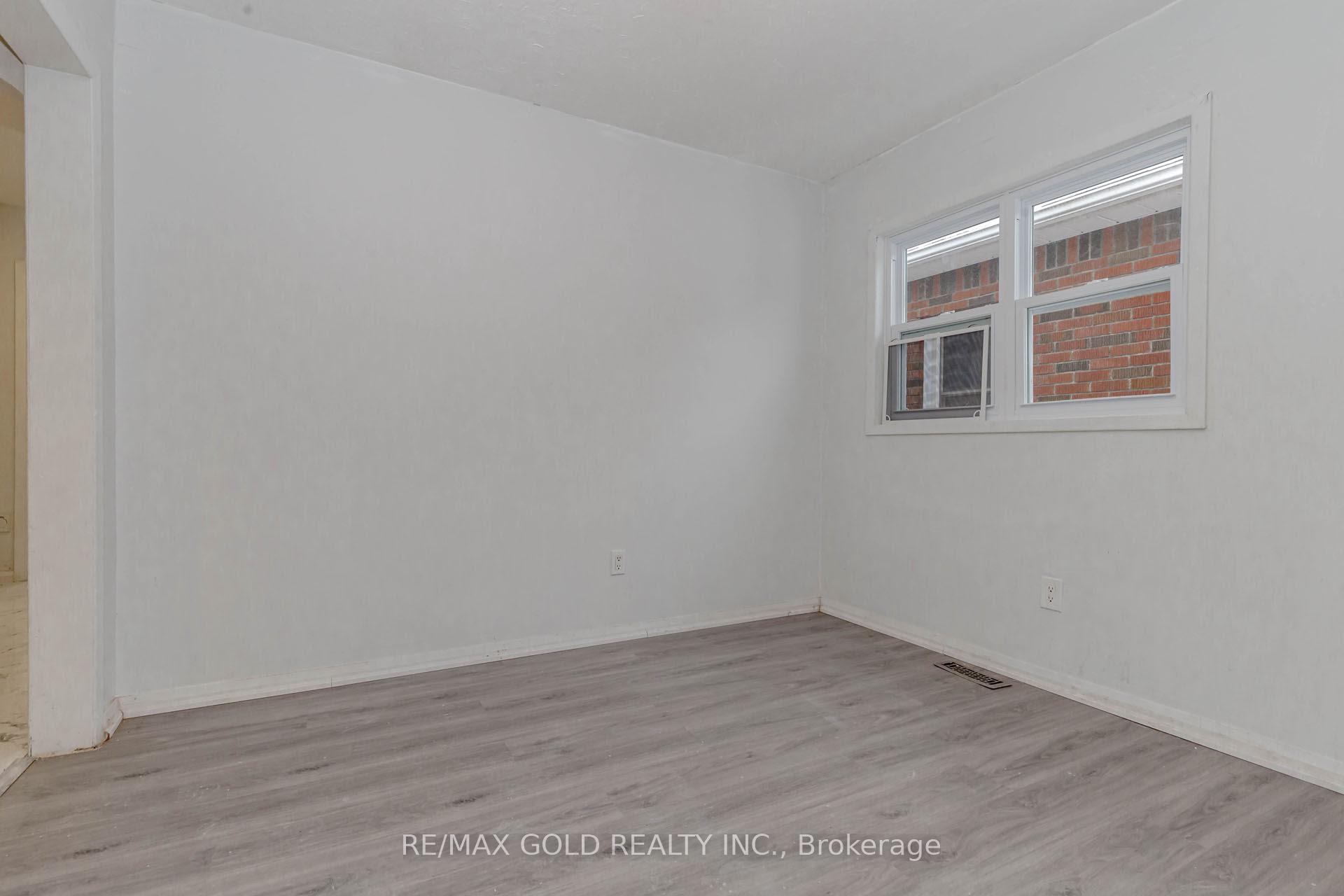 Photo 13 of 55 Hamilton Street, St. Catharines, Western Hill — HOMEH