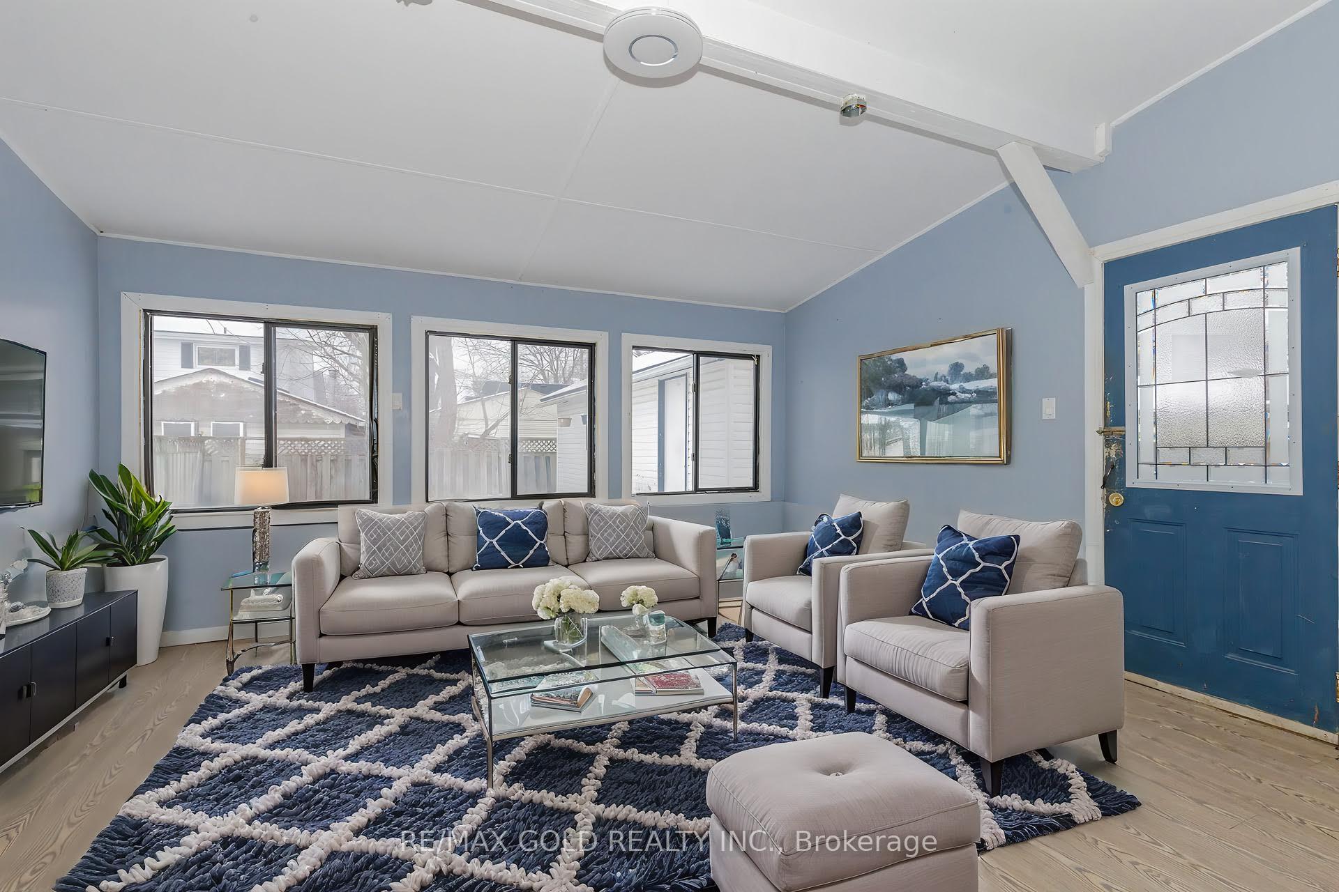 Photo 14 of 55 Hamilton Street, St. Catharines, Western Hill — HOMEH