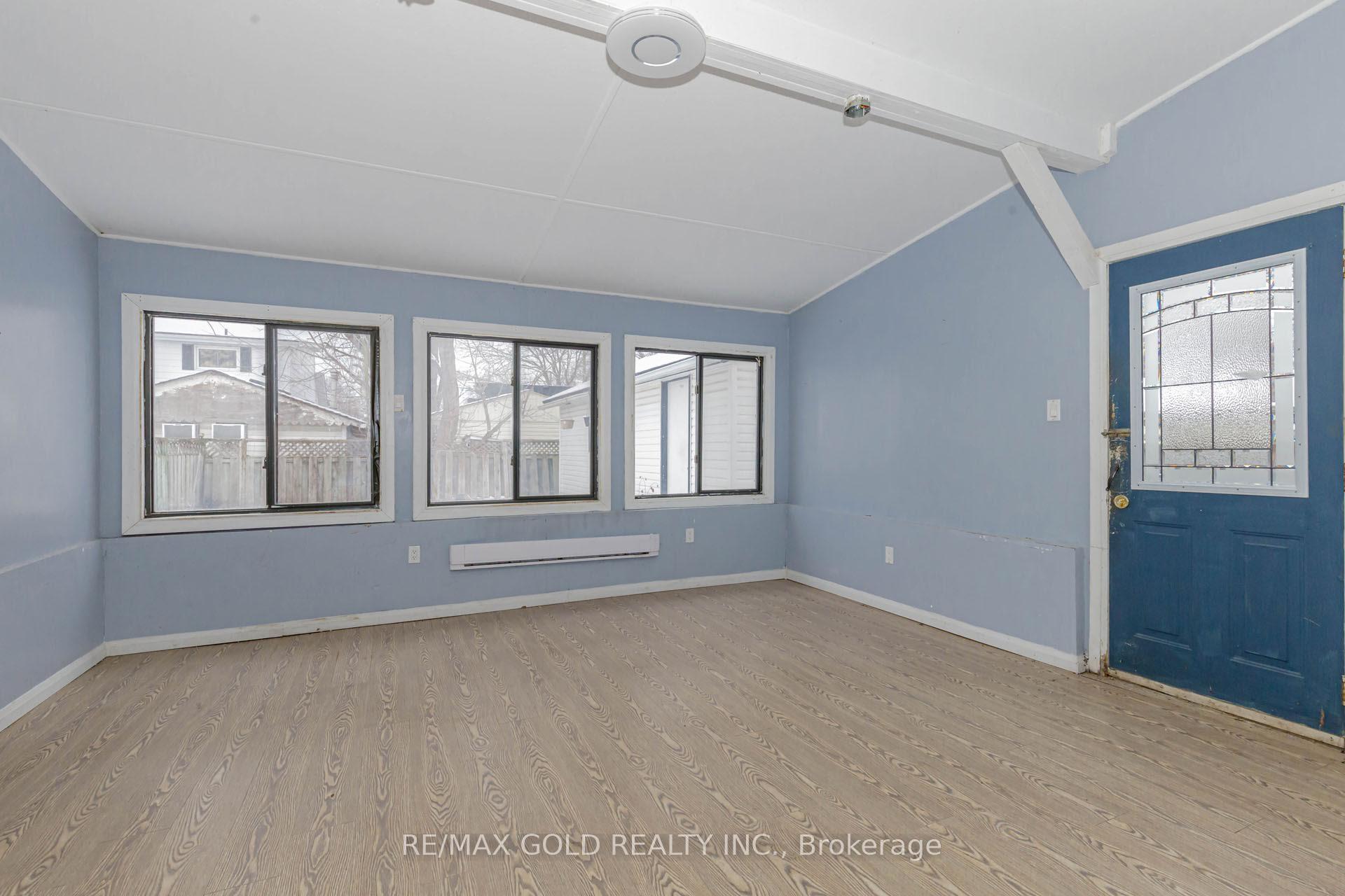 Photo 15 of 55 Hamilton Street, St. Catharines, Western Hill — HOMEH