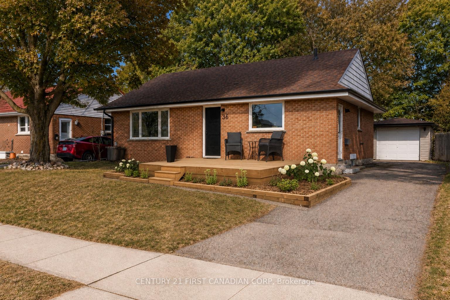 Photo 1 of 36 Edgewood Drive, Kitchener, Cherry Hill — HOMEH