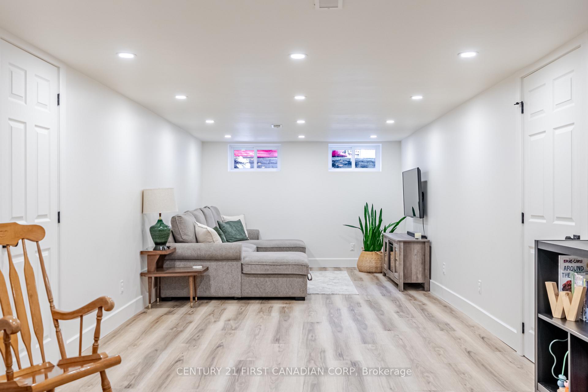 Photo 19 of 36 Edgewood Drive, Kitchener, Cherry Hill — HOMEH