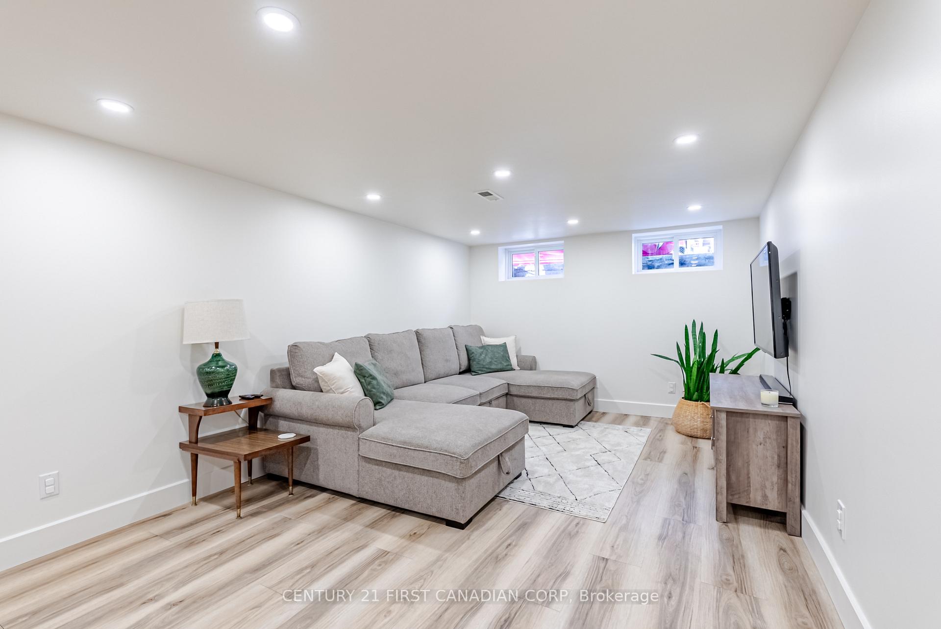 Photo 20 of 36 Edgewood Drive, Kitchener, Cherry Hill — HOMEH