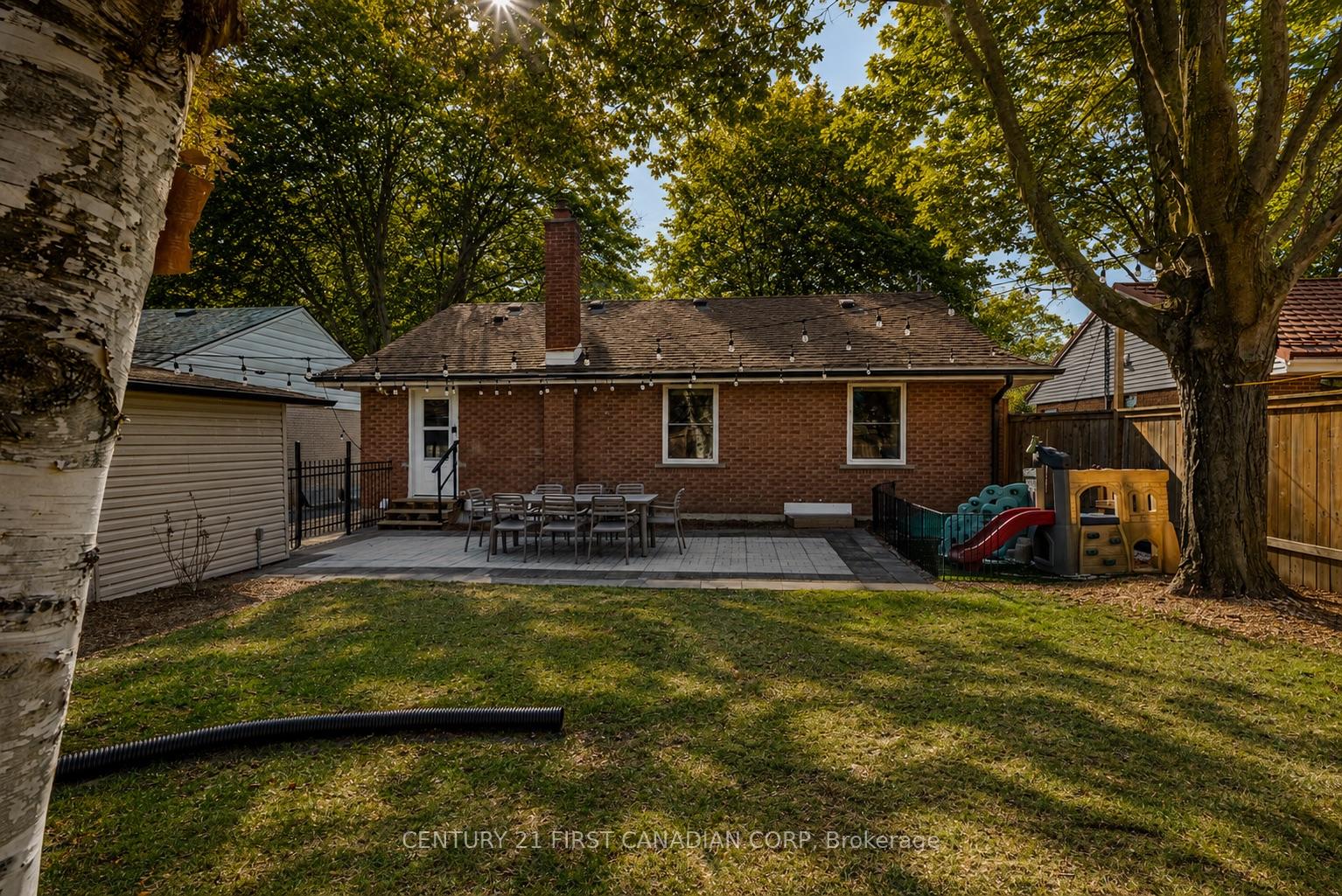 Photo 30 of 36 Edgewood Drive, Kitchener, Cherry Hill — HOMEH