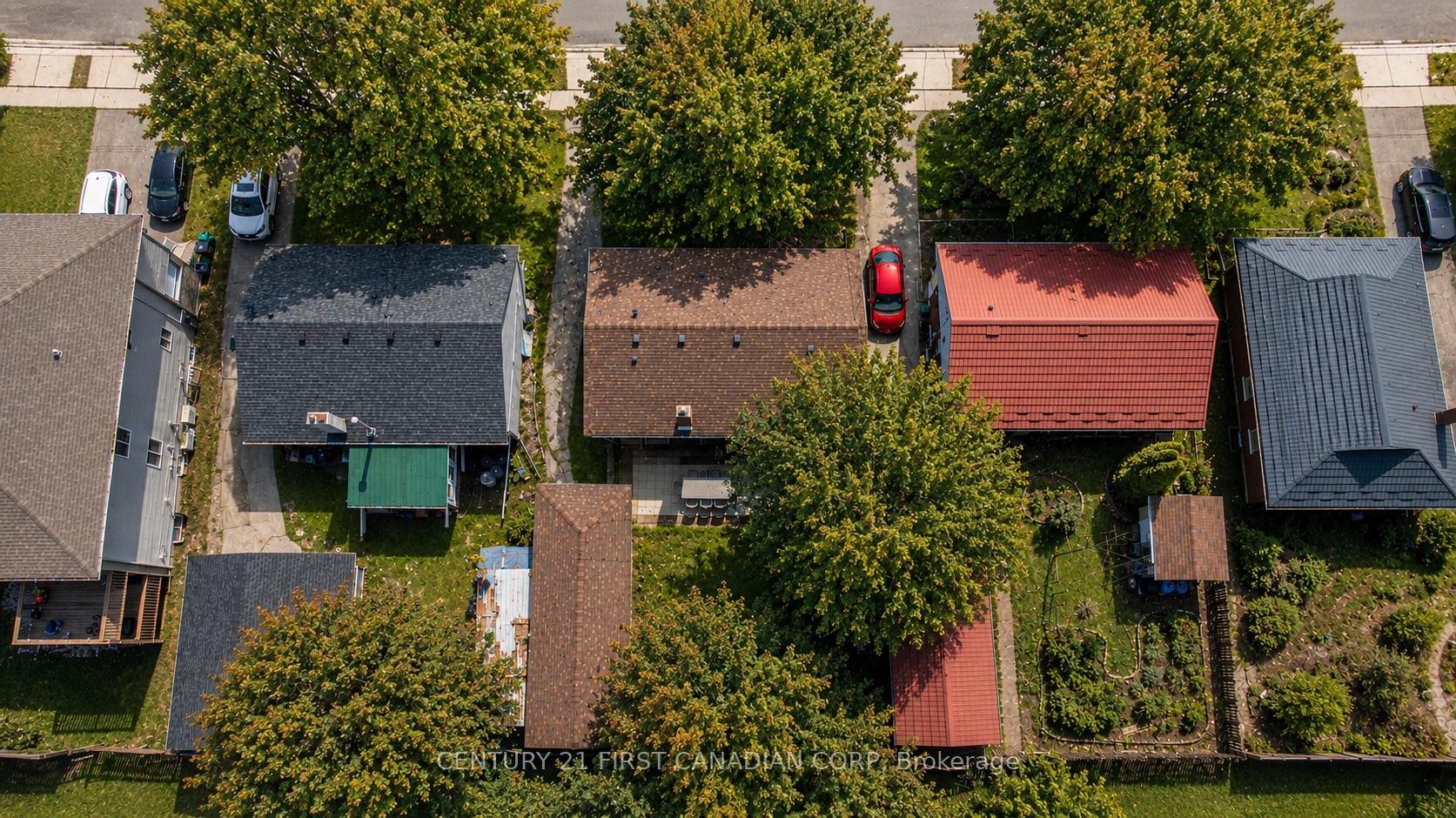 Photo 32 of 36 Edgewood Drive, Kitchener, Cherry Hill — HOMEH