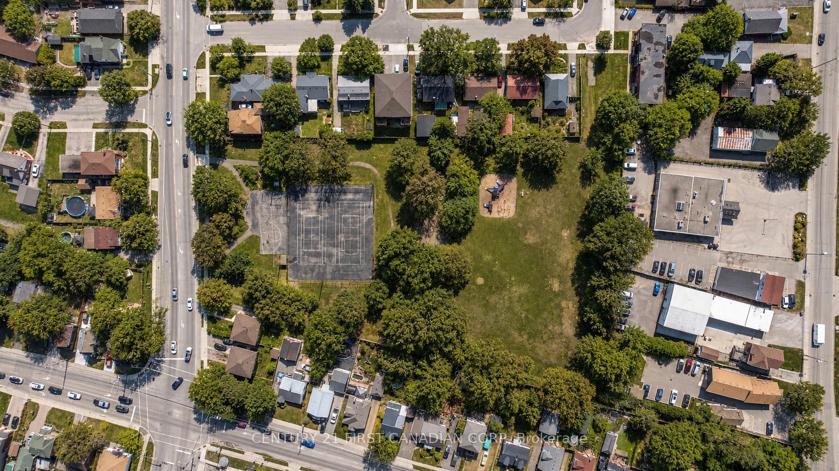 Photo 33 of 36 Edgewood Drive, Kitchener, Cherry Hill — HOMEH