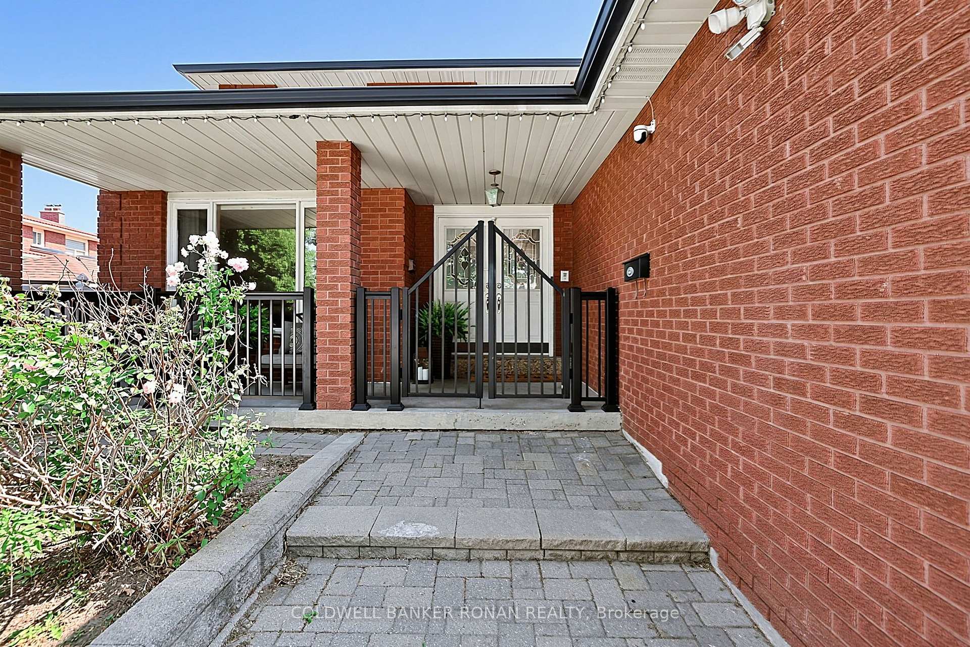 Photo 3 of 33 Marevan Place, Vaughan, East Woodbridge — HOMEH