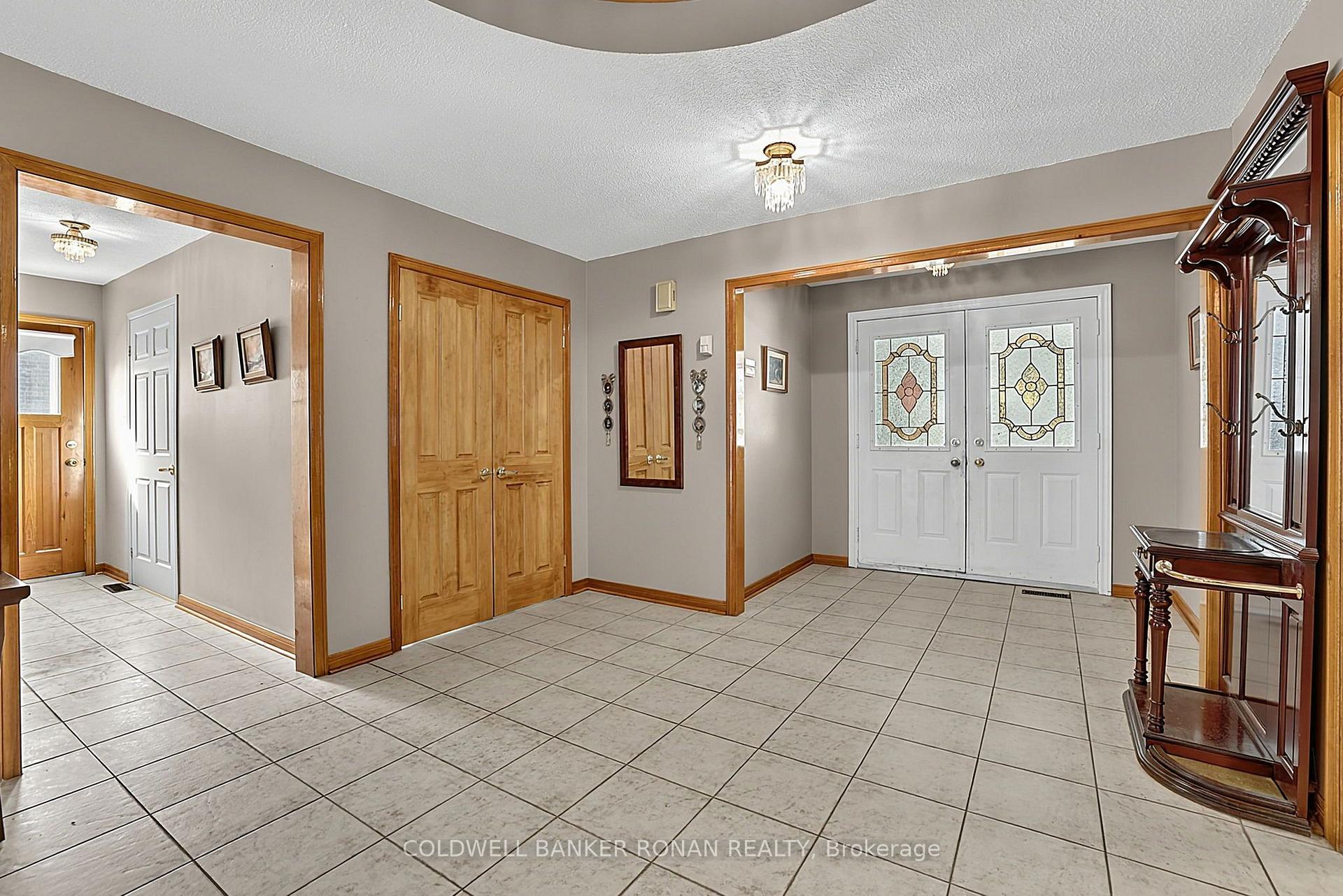 Photo 7 of 33 Marevan Place, Vaughan, East Woodbridge — HOMEH