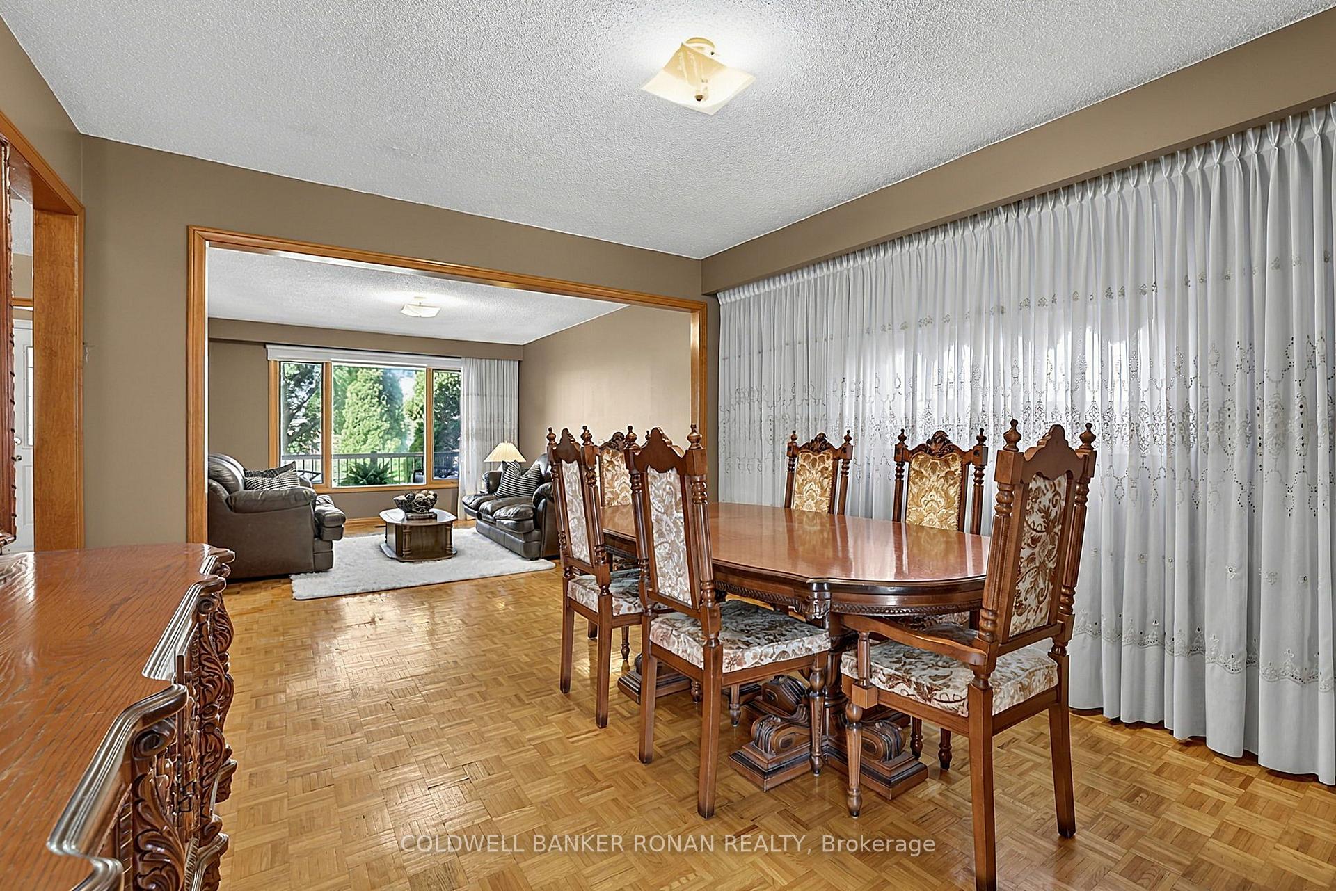 Photo 9 of 33 Marevan Place, Vaughan, East Woodbridge — HOMEH