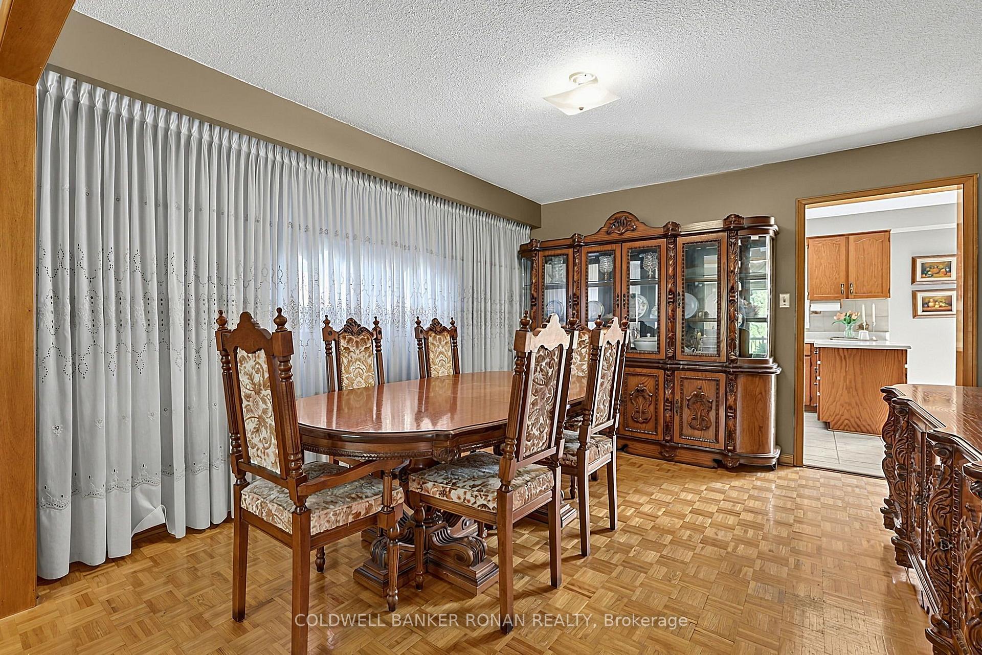 Photo 10 of 33 Marevan Place, Vaughan, East Woodbridge — HOMEH