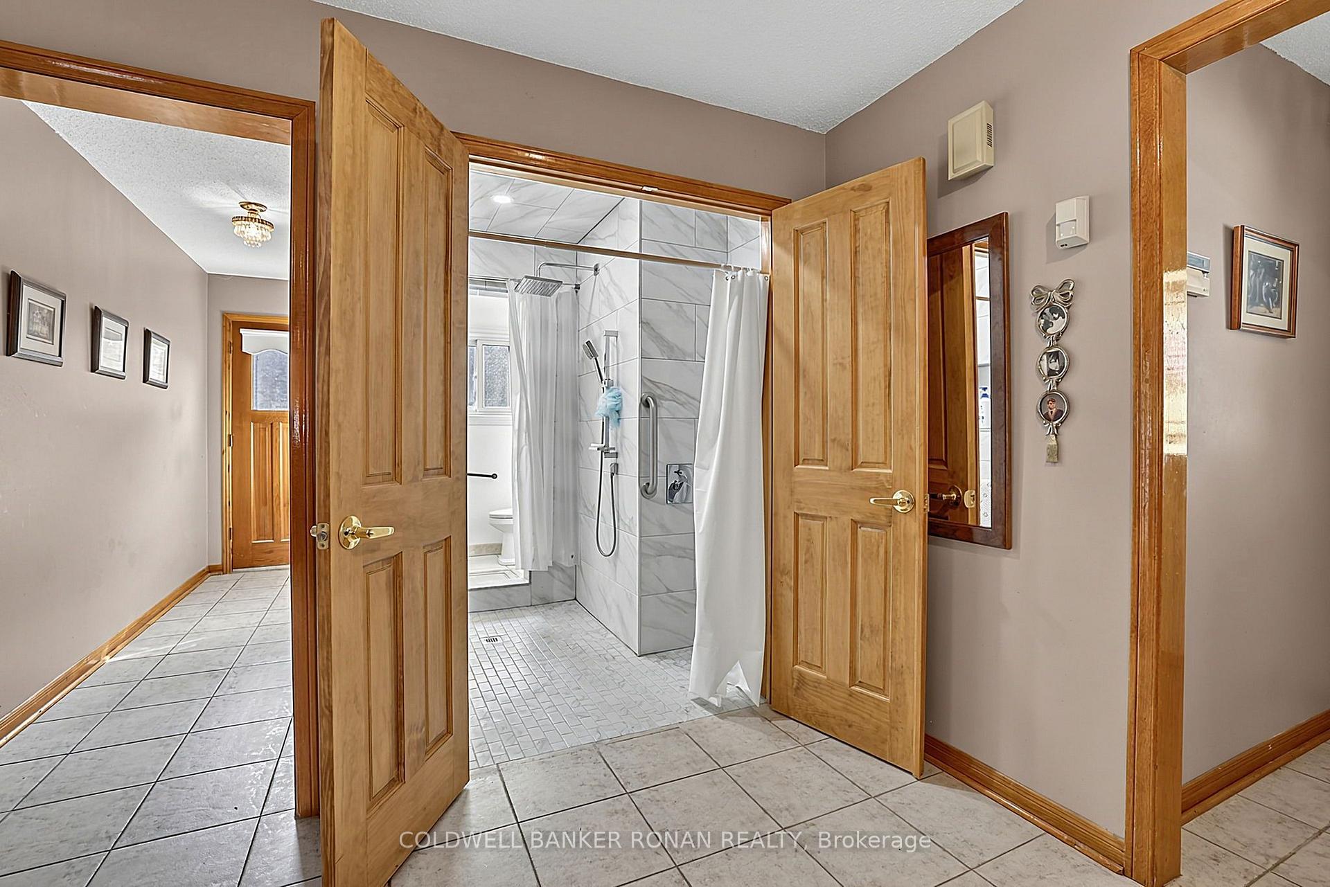 Photo 17 of 33 Marevan Place, Vaughan, East Woodbridge — HOMEH