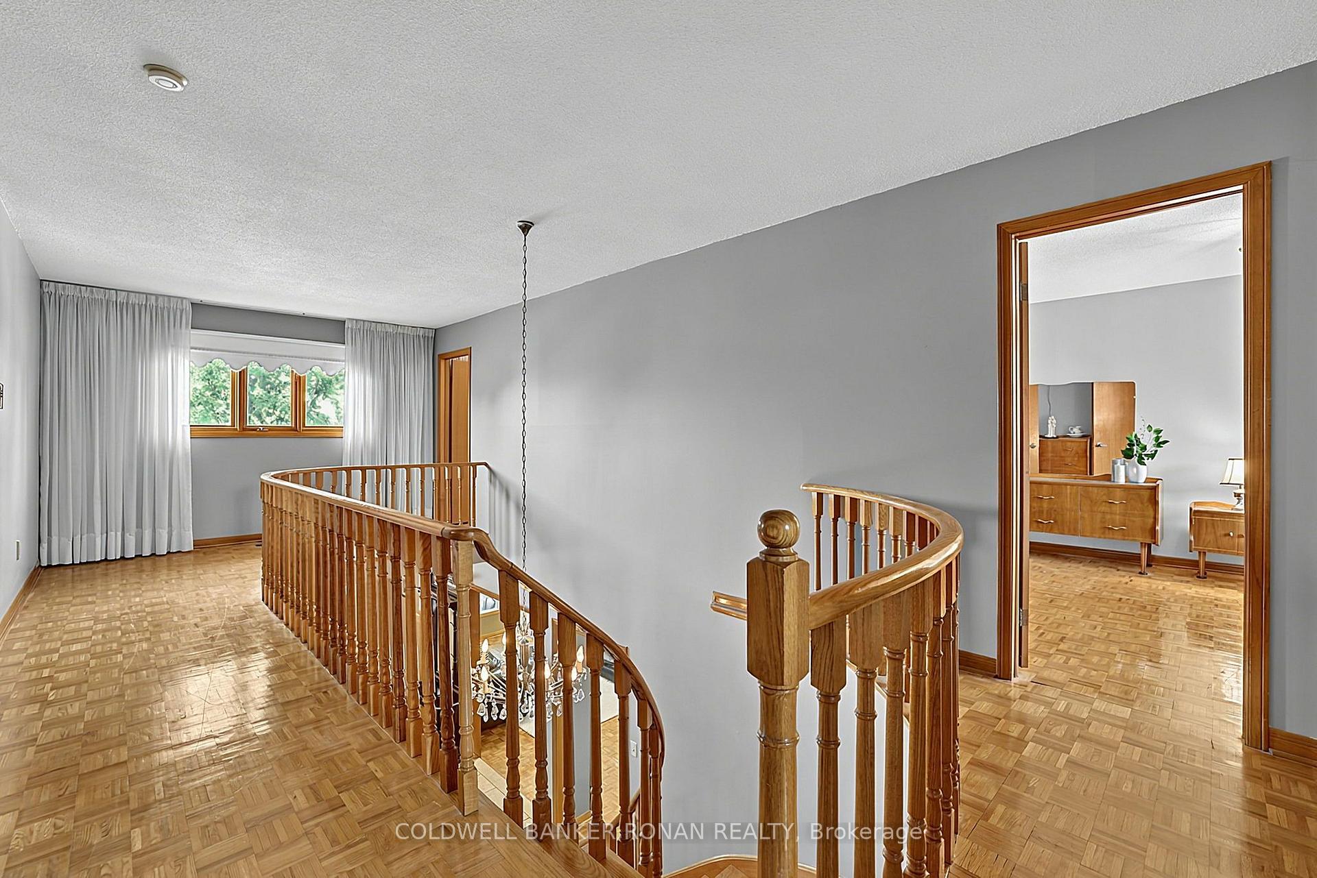 Photo 19 of 33 Marevan Place, Vaughan, East Woodbridge — HOMEH