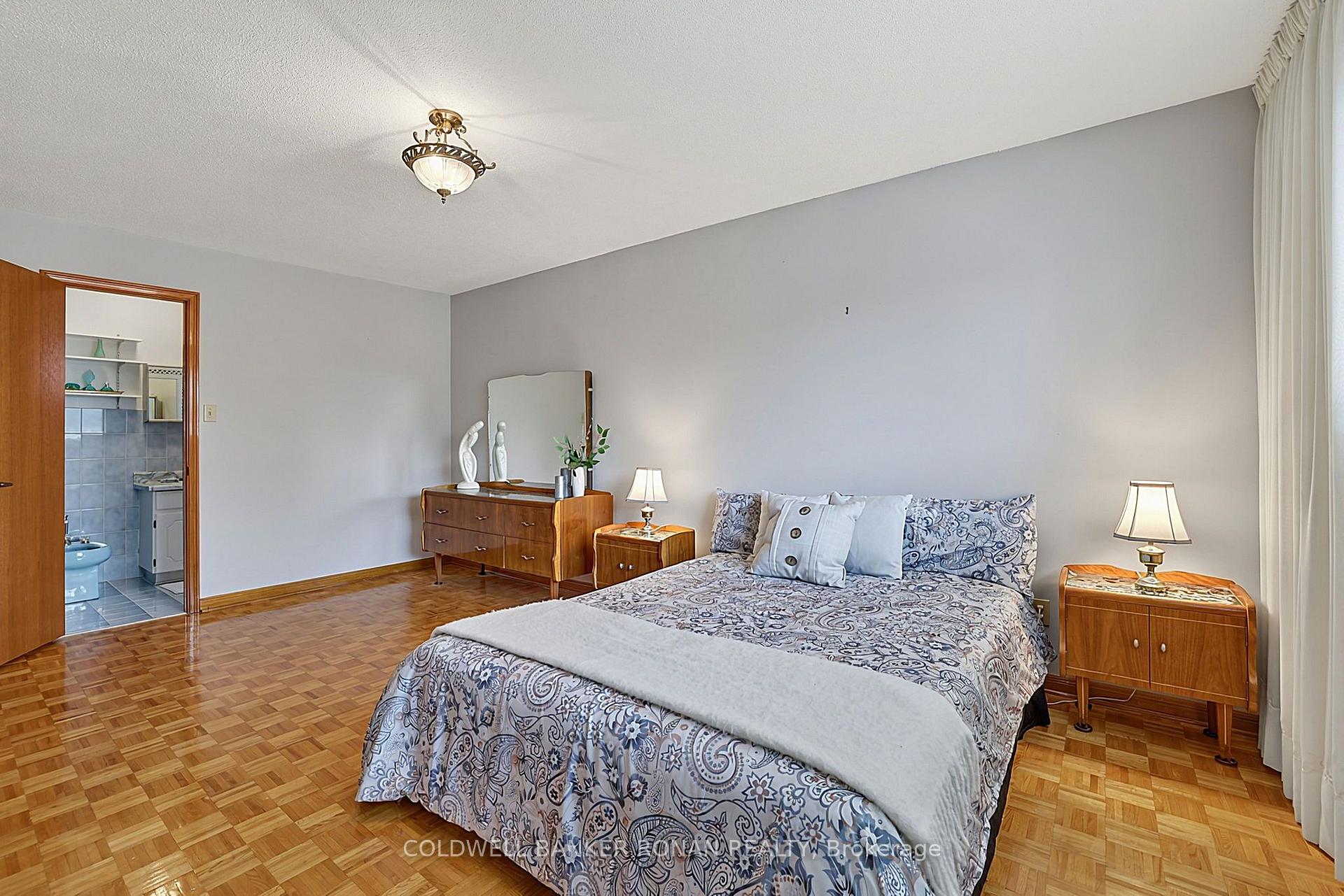 Photo 20 of 33 Marevan Place, Vaughan, East Woodbridge — HOMEH