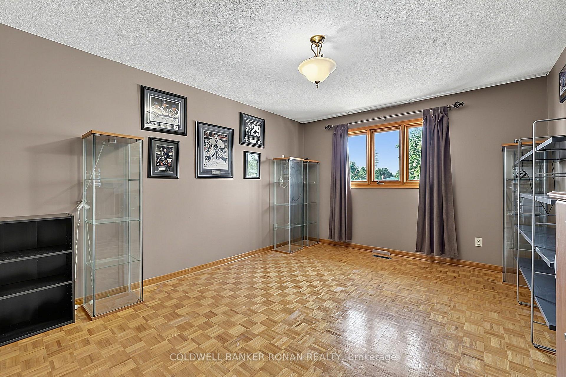 Photo 25 of 33 Marevan Place, Vaughan, East Woodbridge — HOMEH