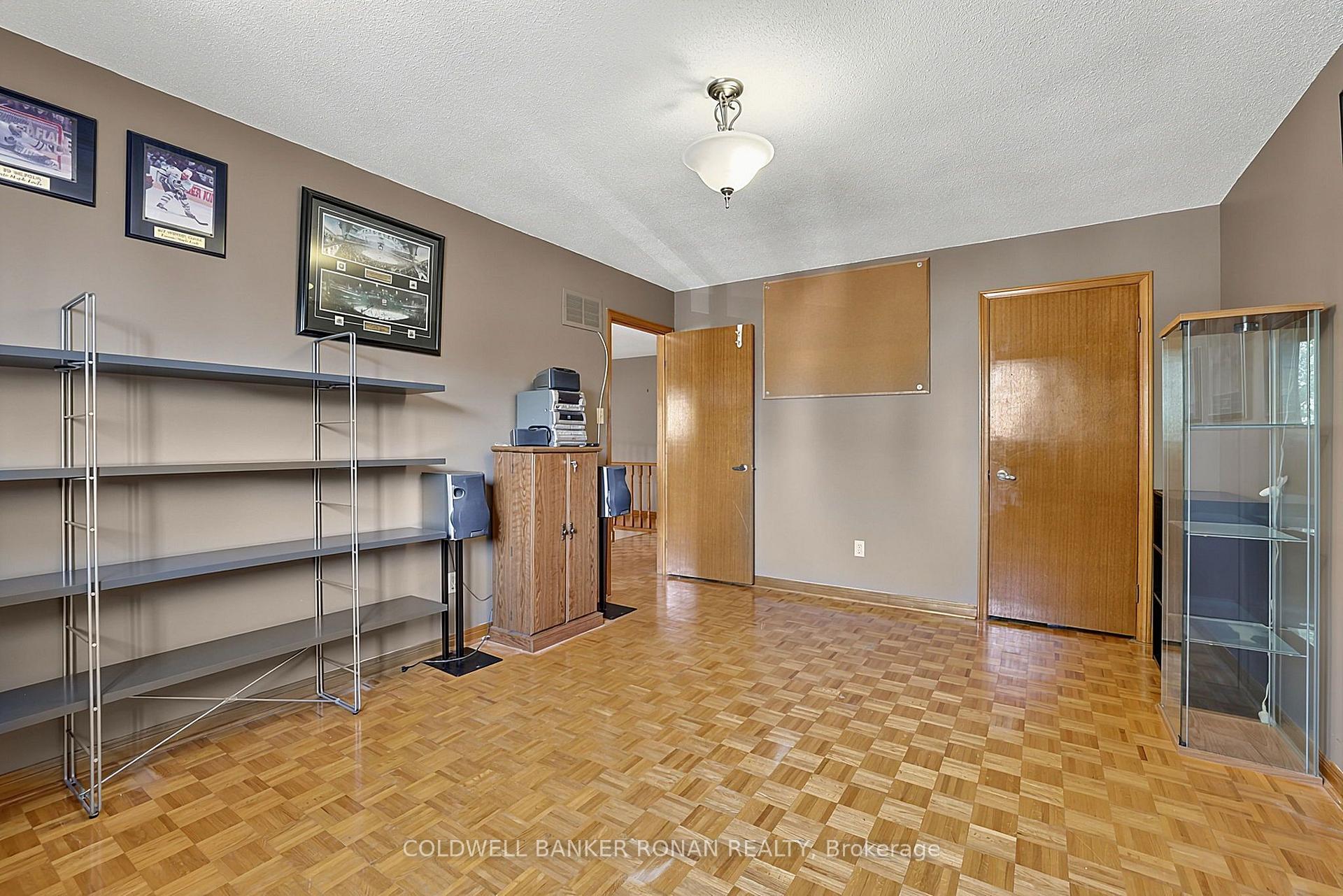 Photo 26 of 33 Marevan Place, Vaughan, East Woodbridge — HOMEH