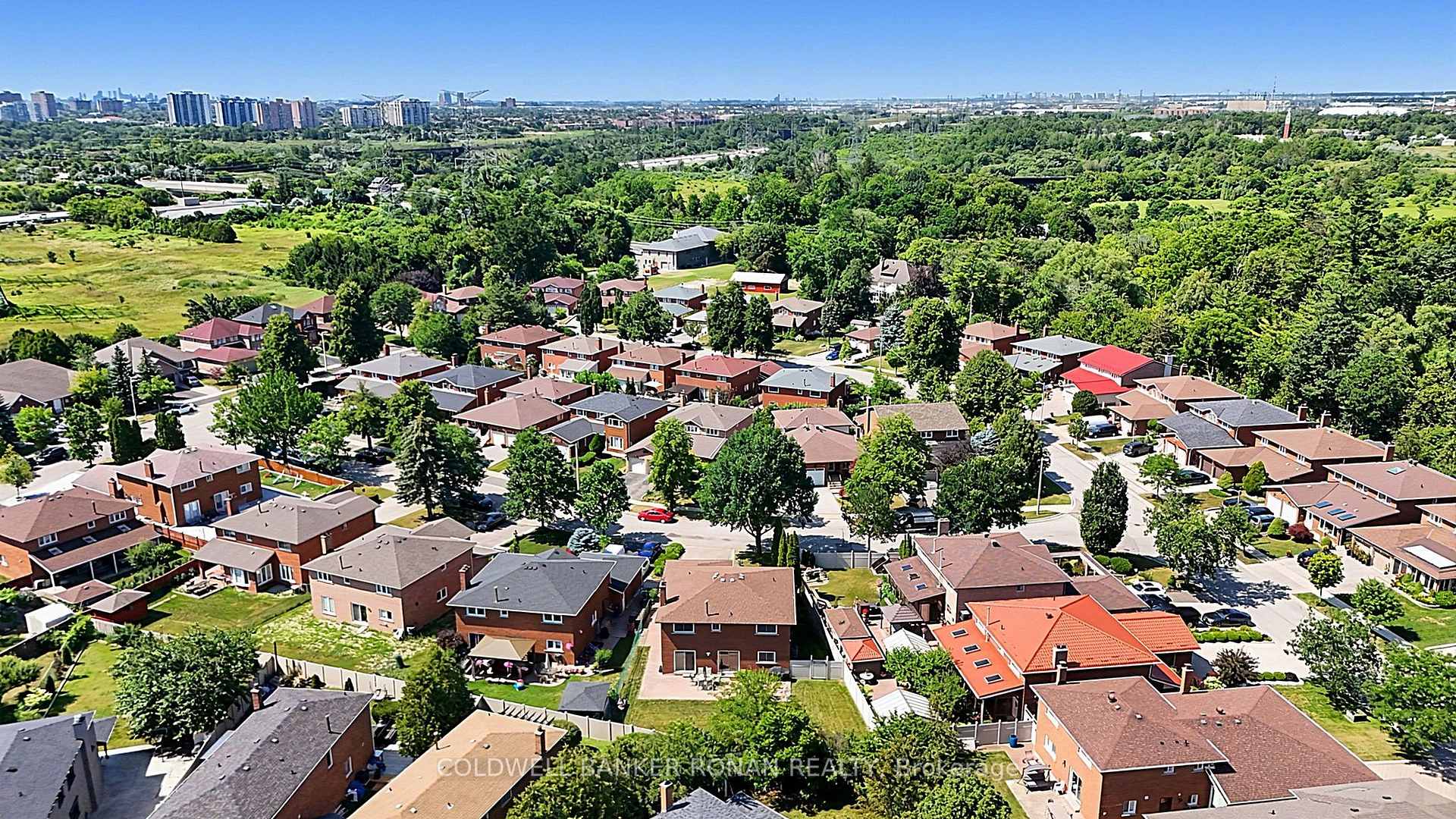 Photo 49 of 33 Marevan Place, Vaughan, East Woodbridge — HOMEH