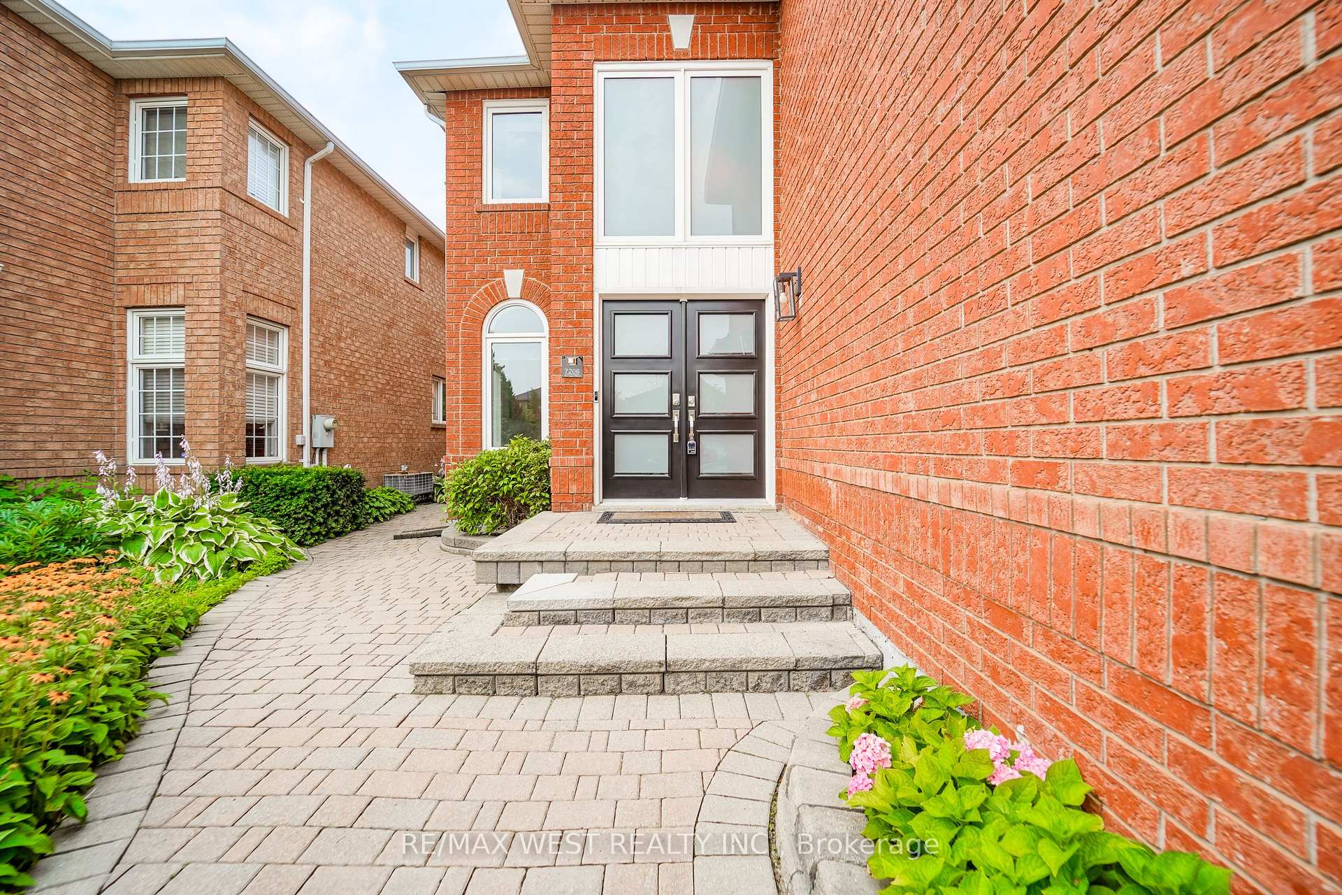 Photo 3 of 7206 Terragar Boulevard, Mississauga, Lisgar — HOMEH