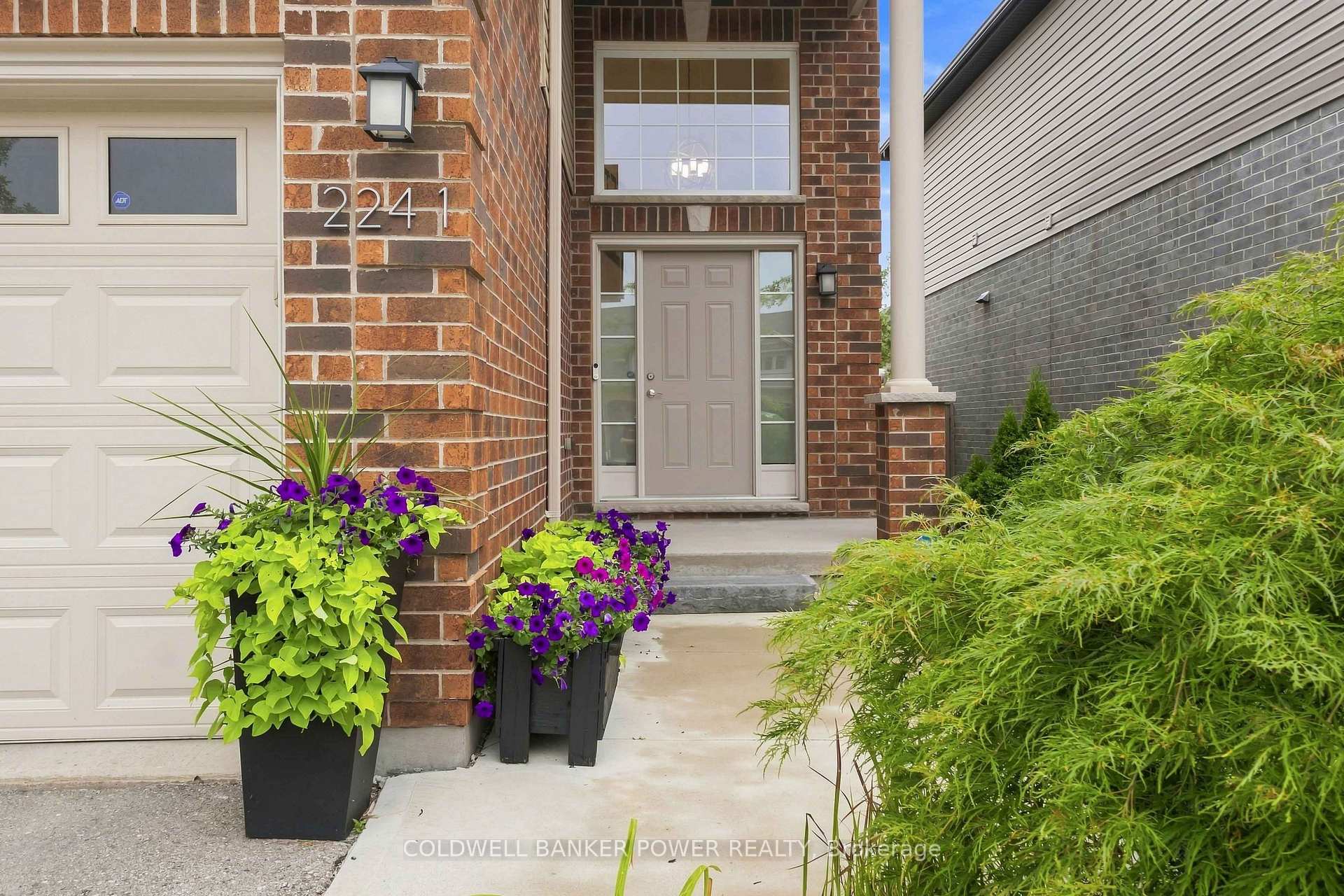 Photo 4 of 2241 Buroak Drive, London, North S — HOMEH
