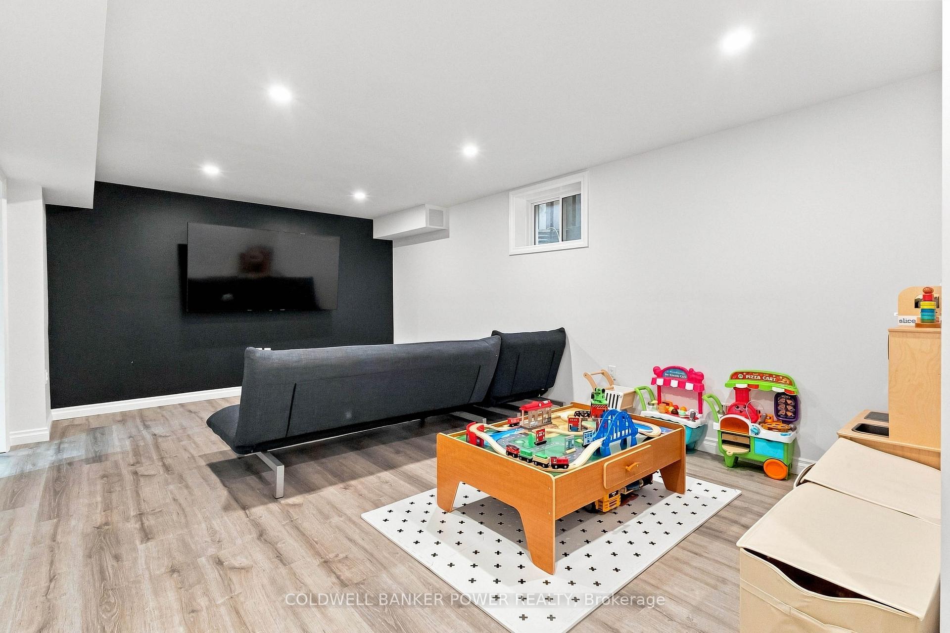Photo 30 of 2241 Buroak Drive, London, North S — HOMEH