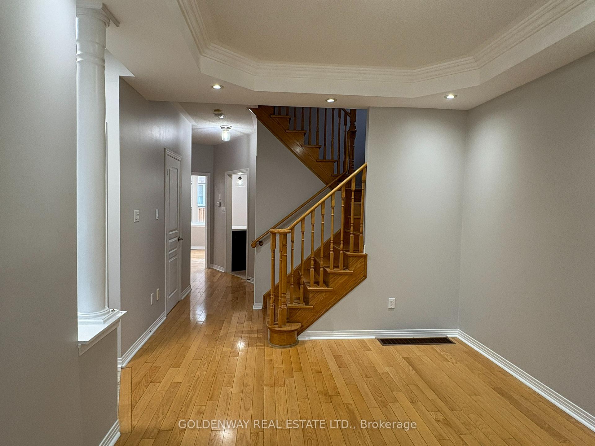 Photo 3 of 34 Whitford Road, Markham, Cachet — HOMEH