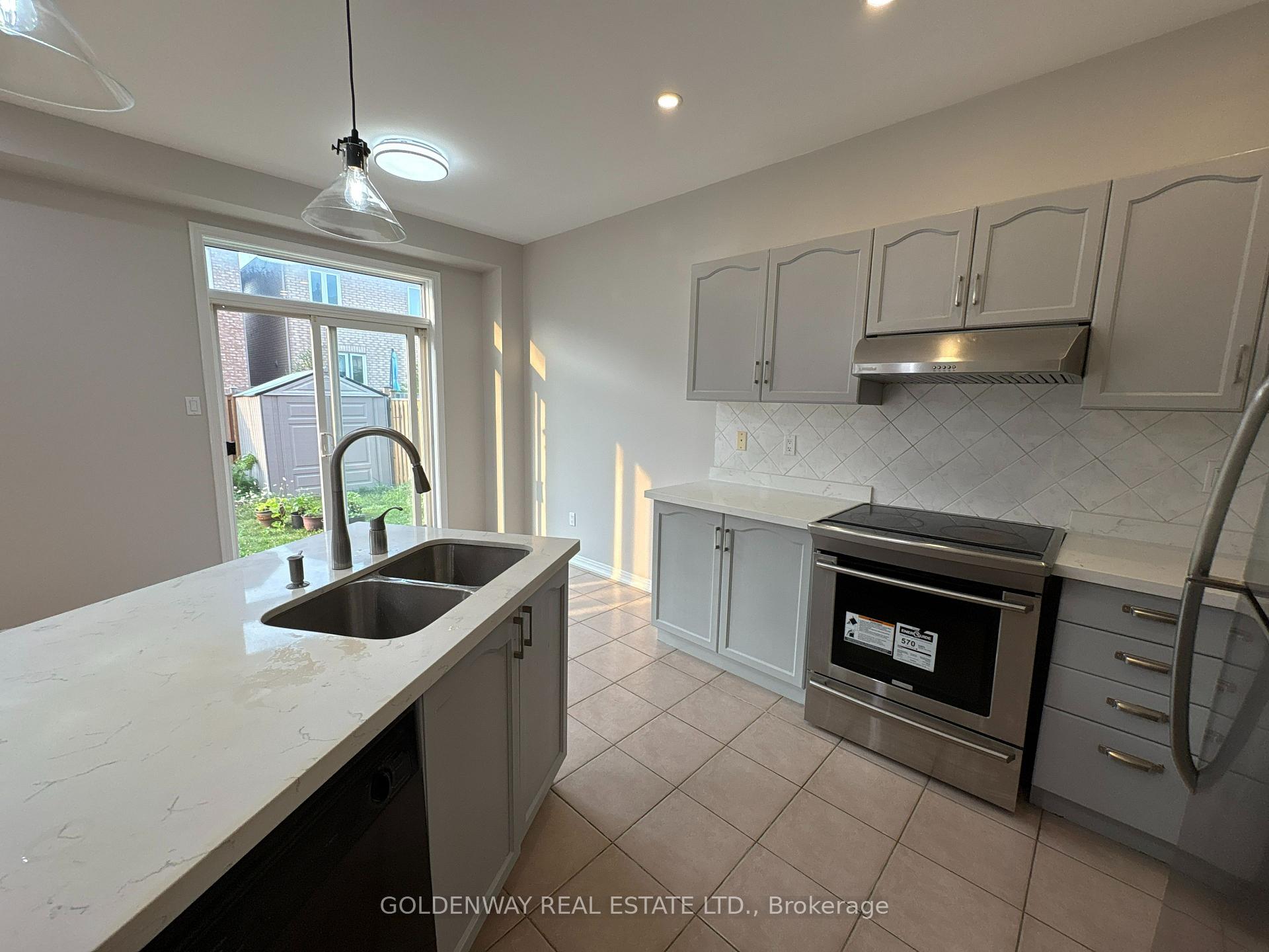 Photo 6 of 34 Whitford Road, Markham, Cachet — HOMEH