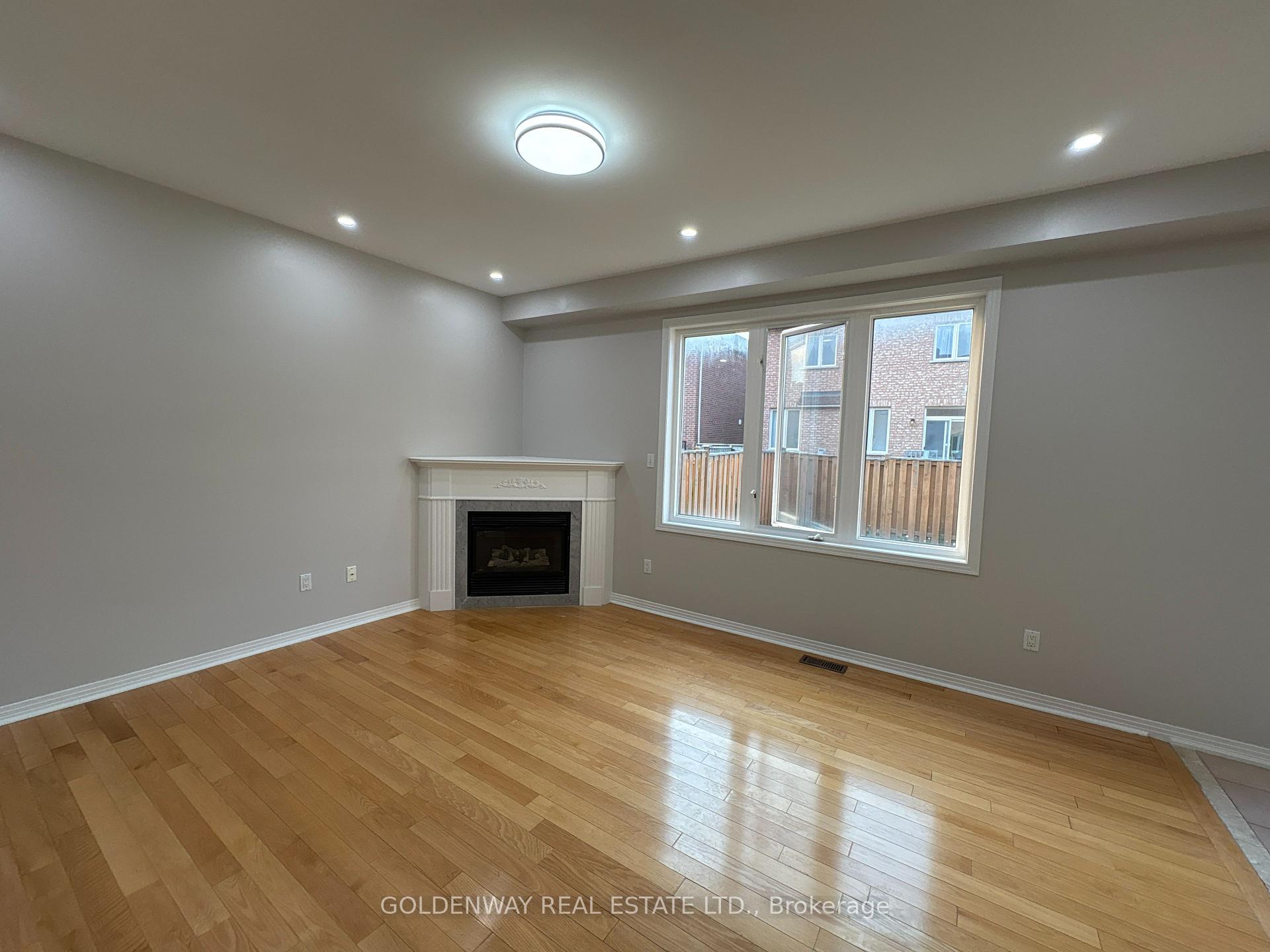 Photo 9 of 34 Whitford Road, Markham, Cachet — HOMEH