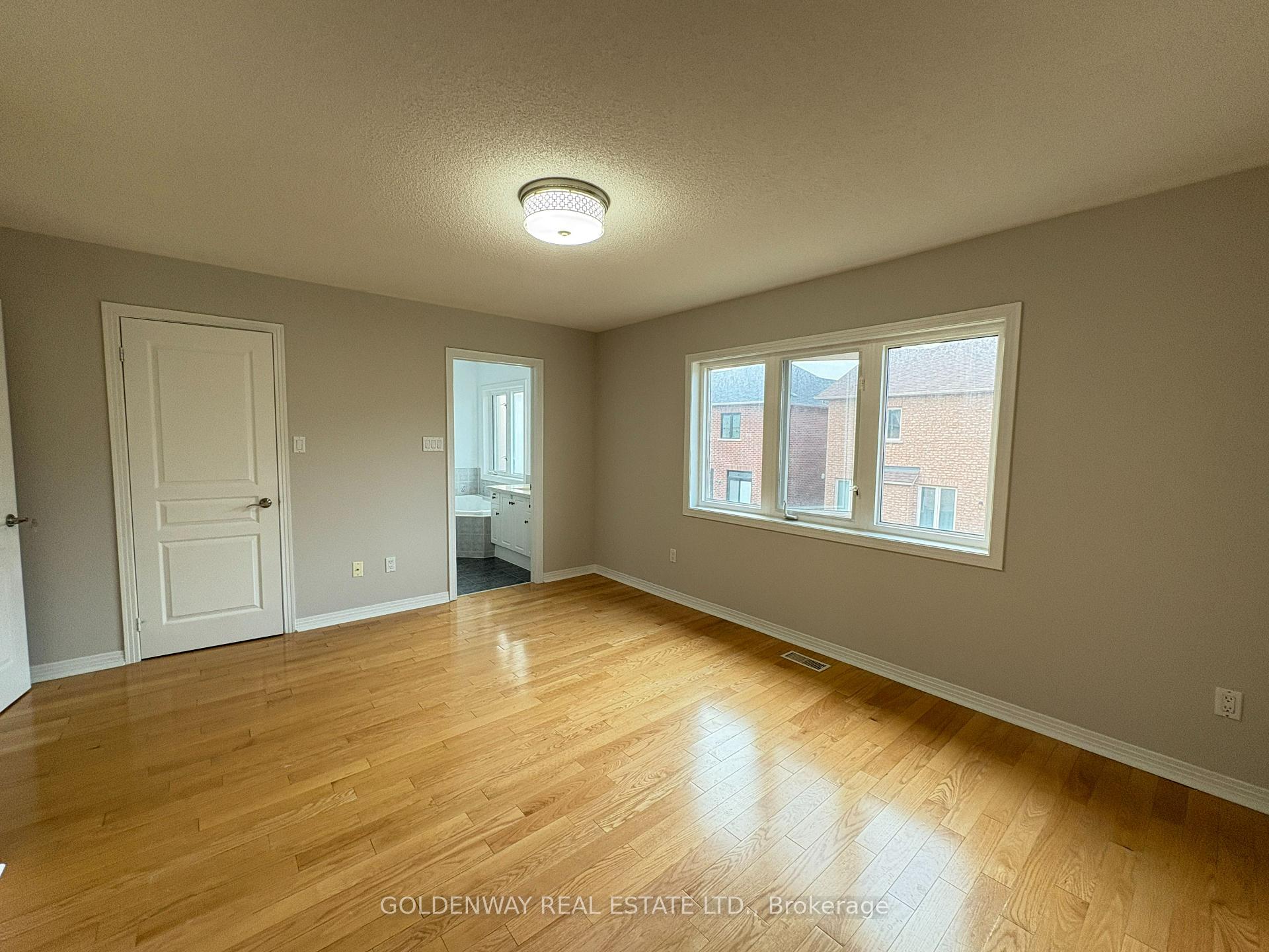 Photo 12 of 34 Whitford Road, Markham, Cachet — HOMEH