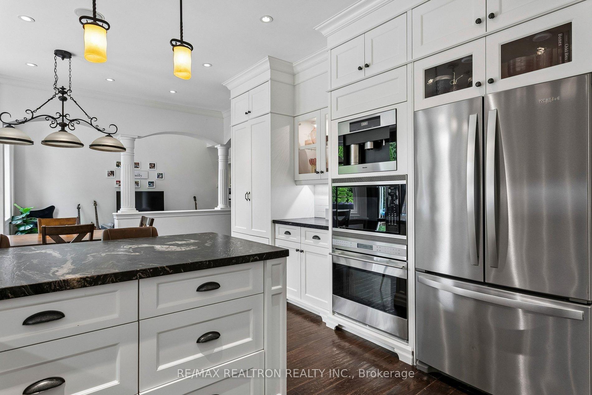 Photo 8 of 2207 Mariposa Road, Oakville, Westmount — HOMEH