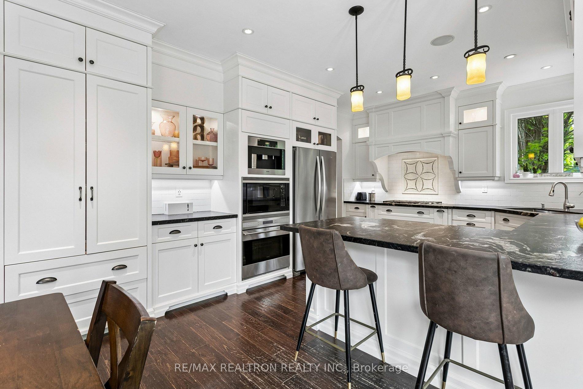 Photo 9 of 2207 Mariposa Road, Oakville, Westmount — HOMEH