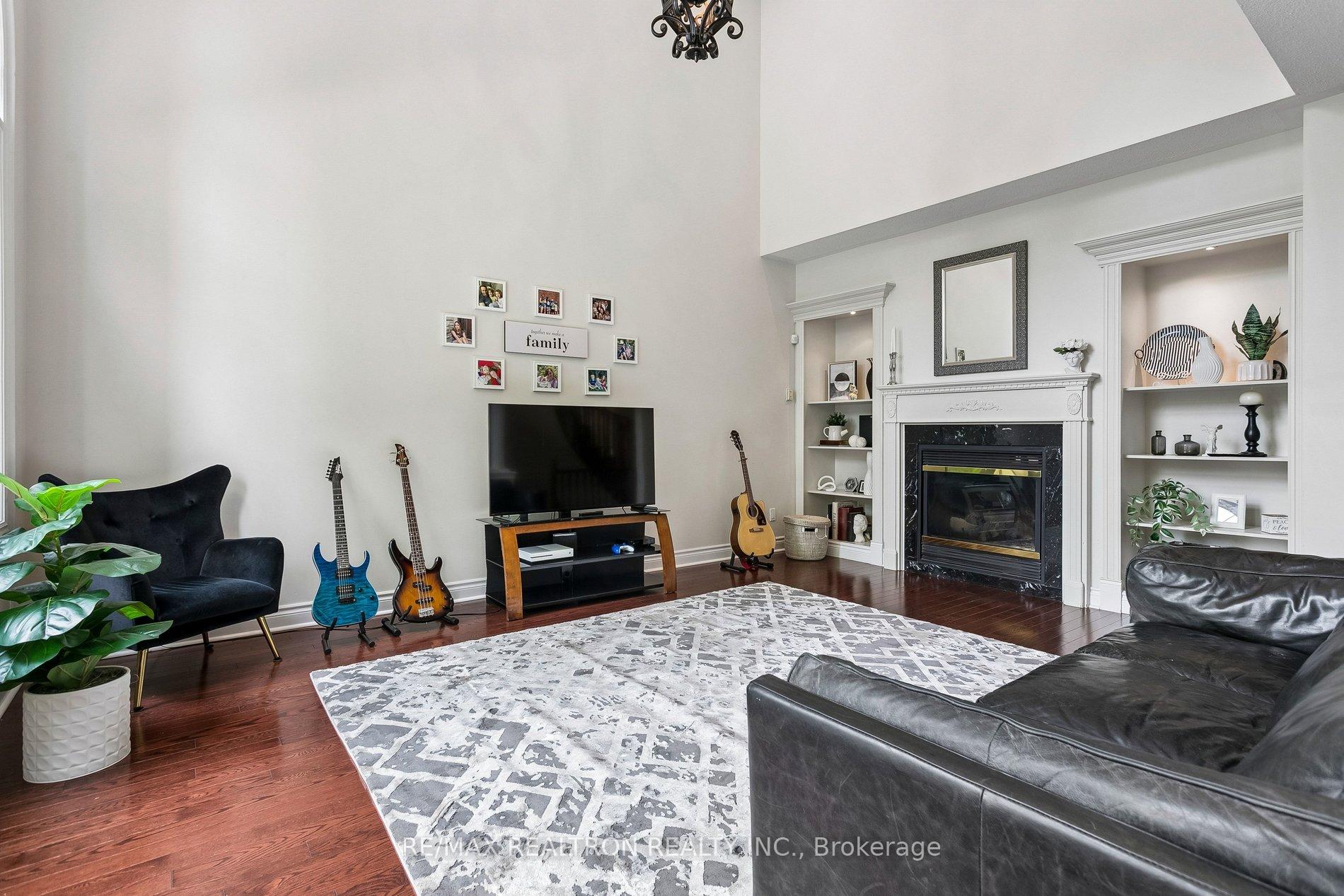 Photo 11 of 2207 Mariposa Road, Oakville, Westmount — HOMEH
