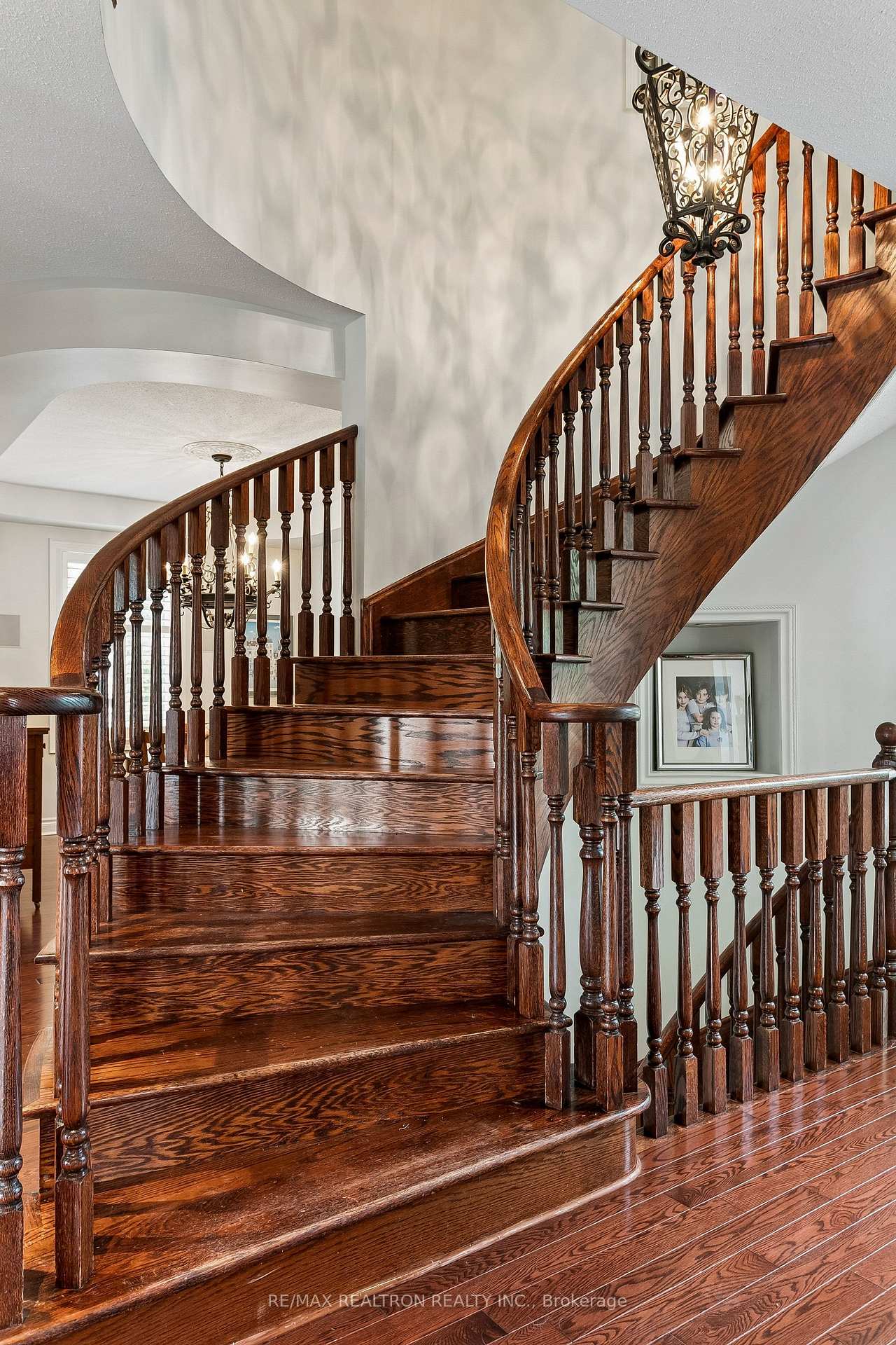Photo 19 of 2207 Mariposa Road, Oakville, Westmount — HOMEH