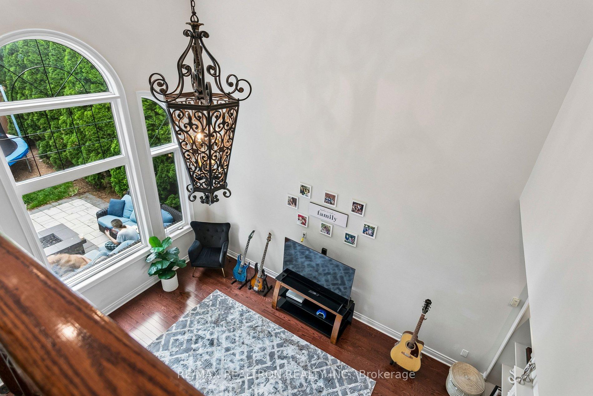 Photo 20 of 2207 Mariposa Road, Oakville, Westmount — HOMEH
