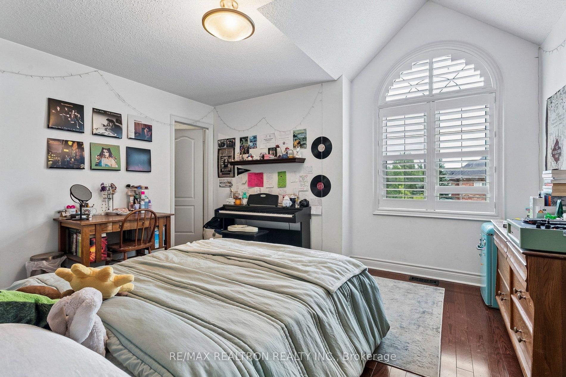 Photo 26 of 2207 Mariposa Road, Oakville, Westmount — HOMEH