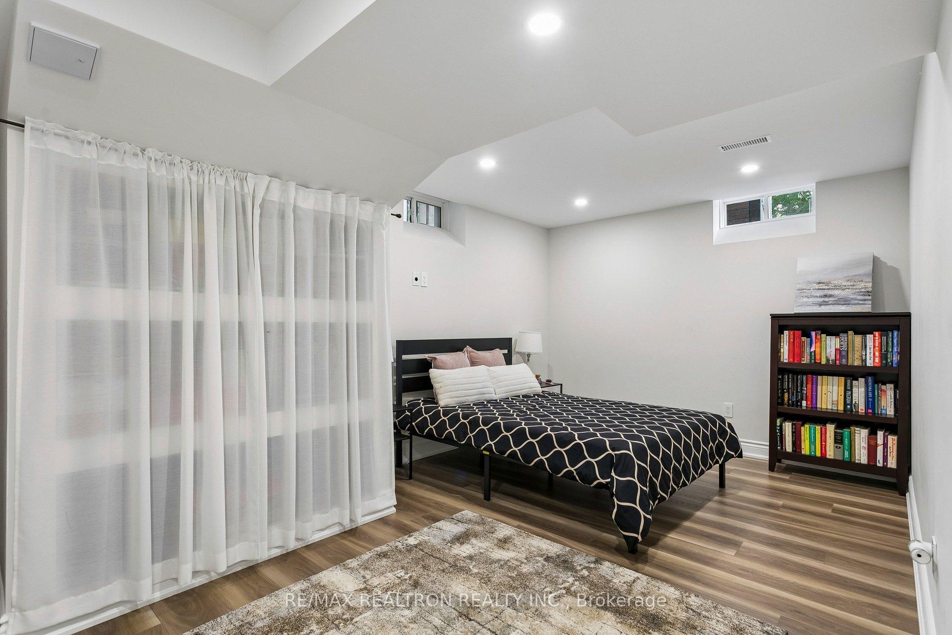 Photo 41 of 2207 Mariposa Road, Oakville, Westmount — HOMEH