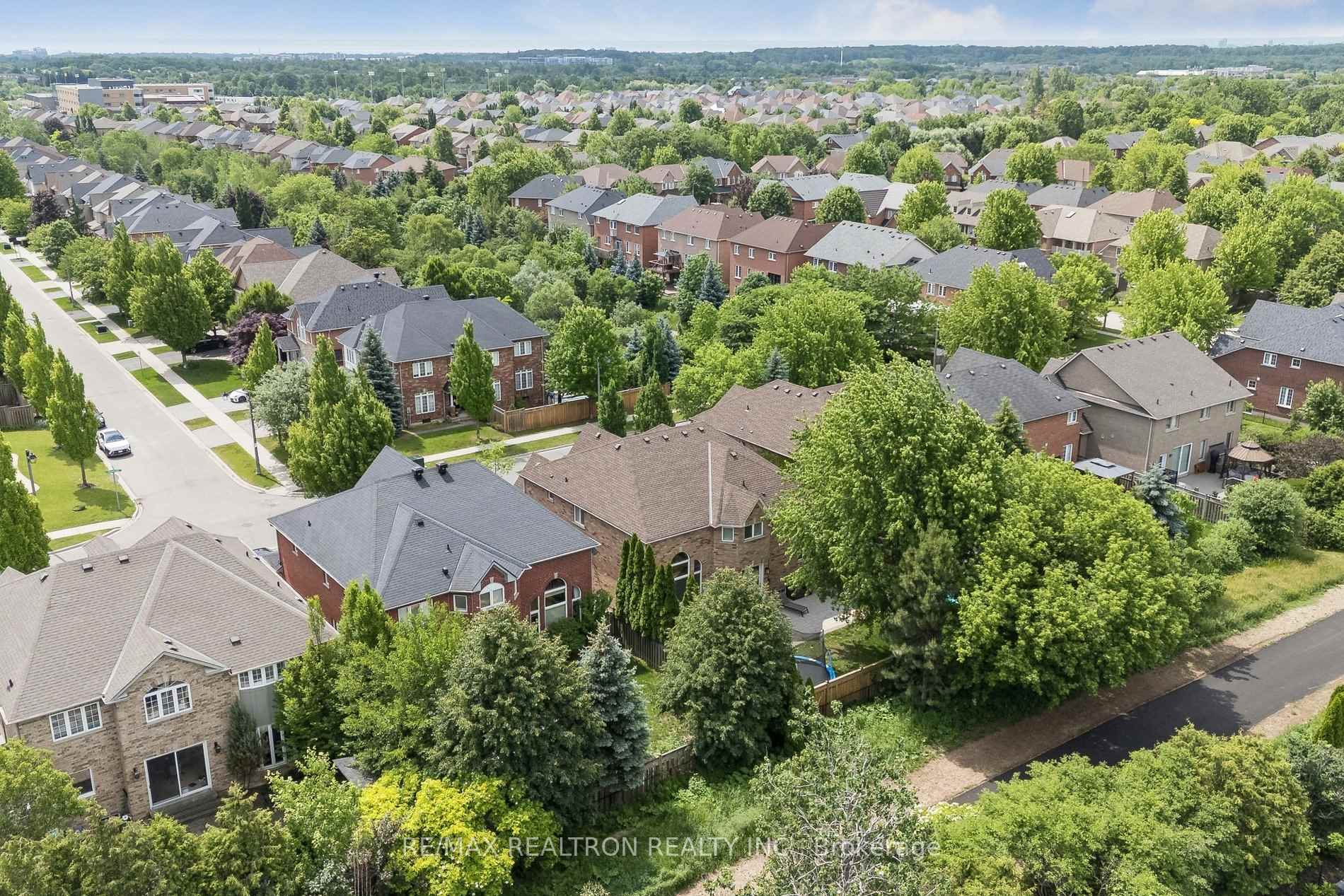 Photo 47 of 2207 Mariposa Road, Oakville, Westmount — HOMEH