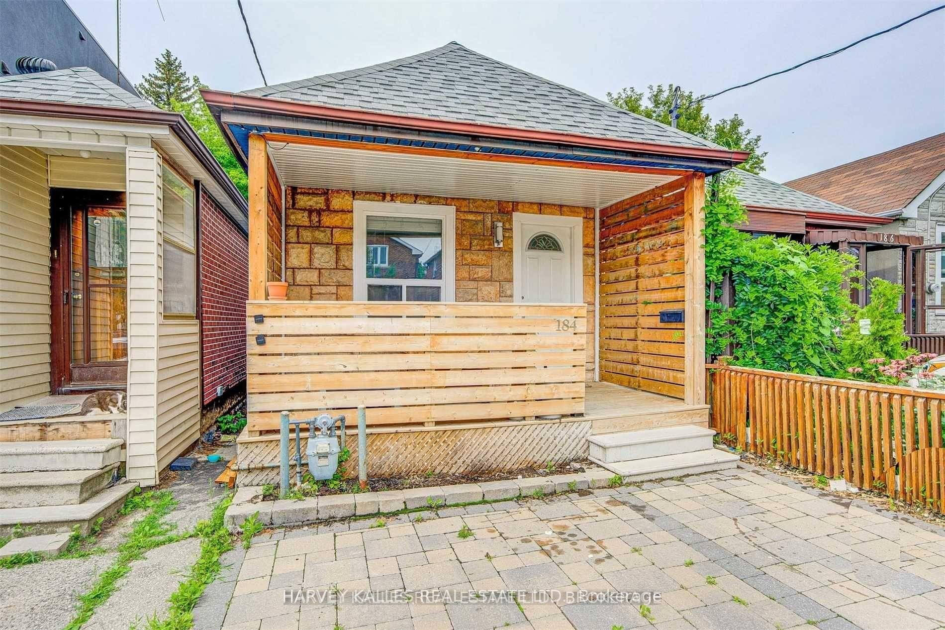 Photo 2 of Unit Lower, 184 Cedric Avenue, Toronto, Oakwood Village — HOMEH