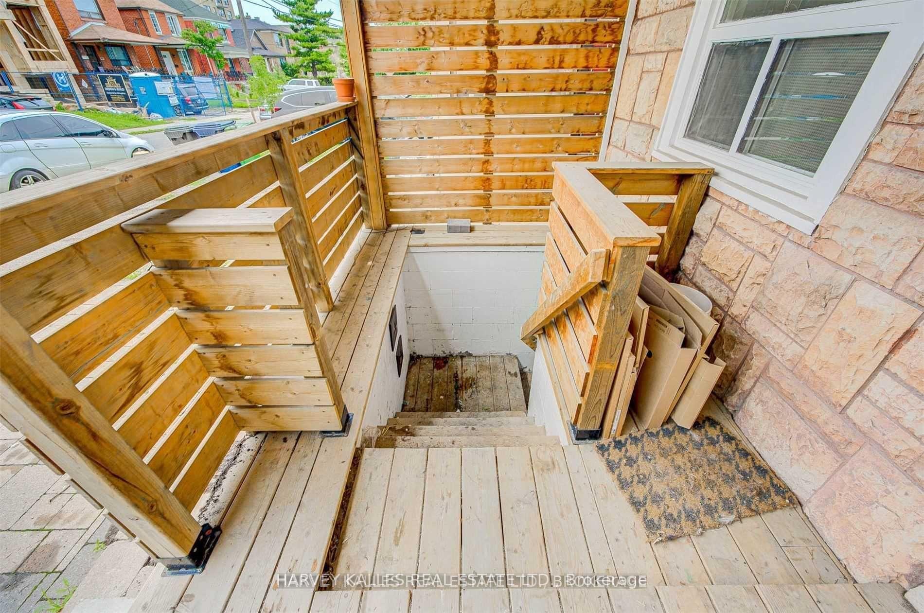 Photo 4 of Unit Lower, 184 Cedric Avenue, Toronto, Oakwood Village — HOMEH