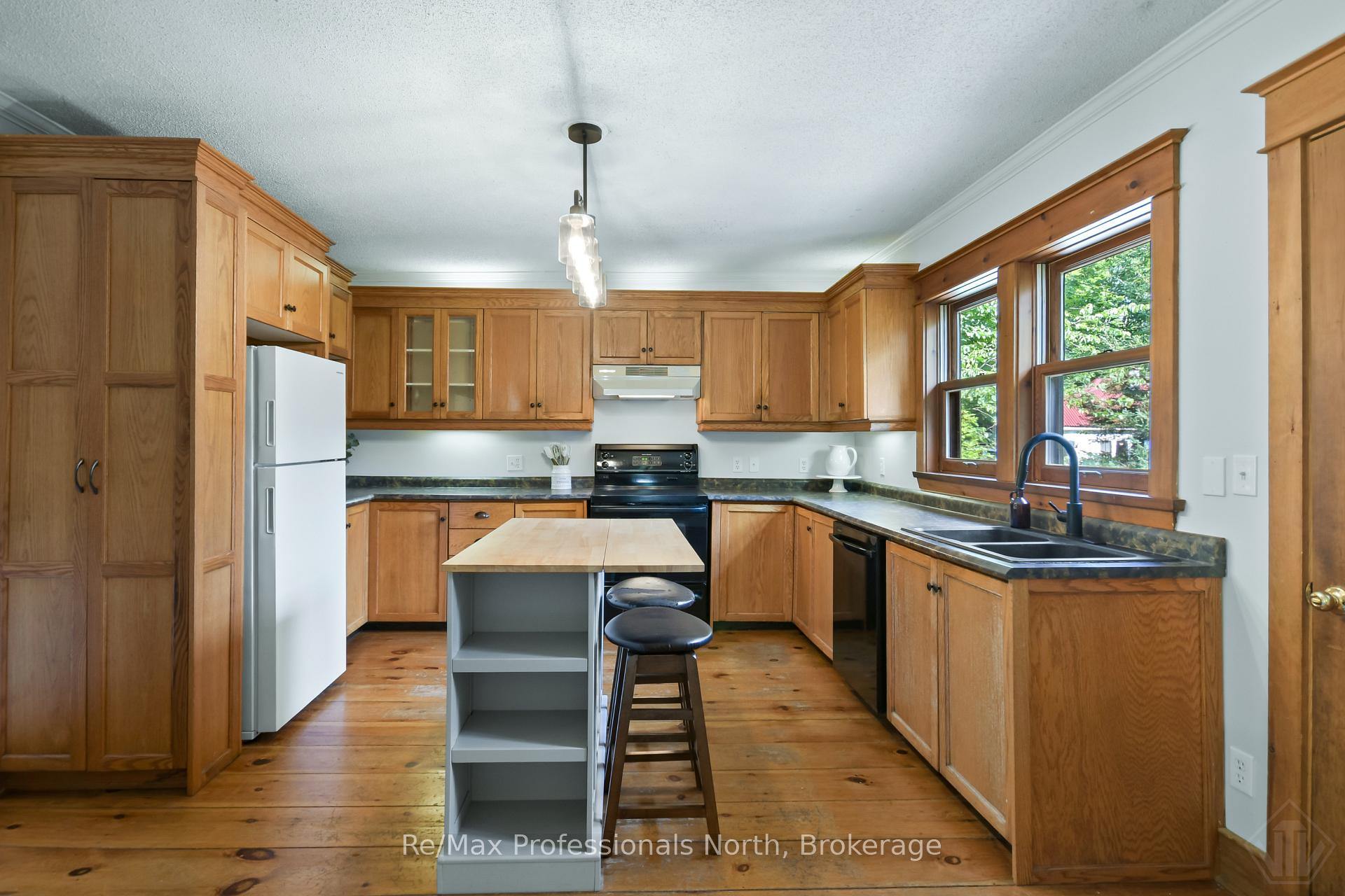 Photo 13 of 1658 Housey's Rapids Road, Gravenhurst, Ryde — HOMEH