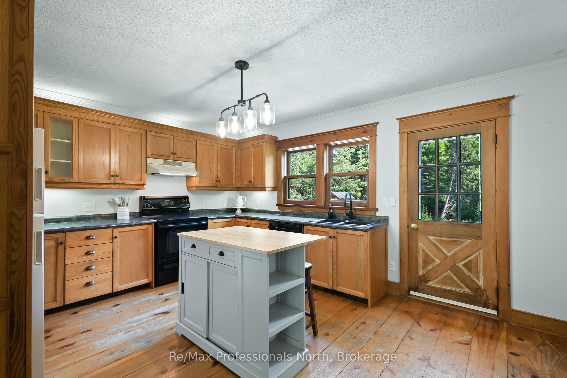 Photo 14 of 1658 Housey's Rapids Road, Gravenhurst, Ryde — HOMEH