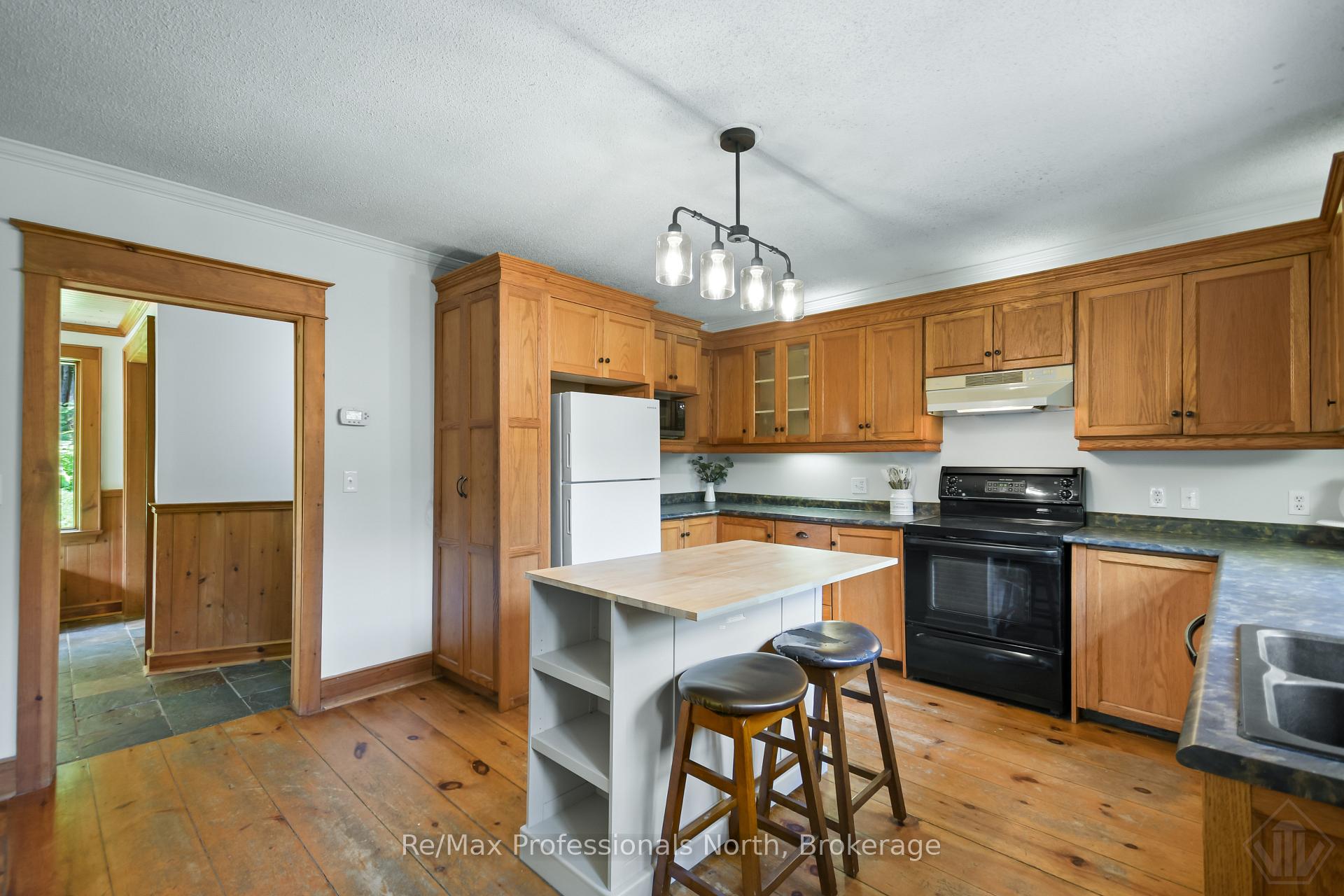 Photo 16 of 1658 Housey's Rapids Road, Gravenhurst, Ryde — HOMEH