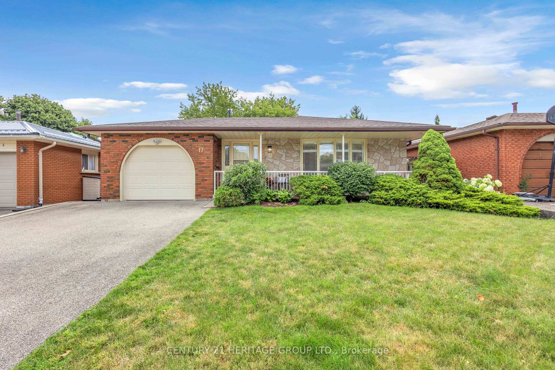 Photo 1 of 17 Stodola Drive, Brantford, Henderson-Sky Acres — HOMEH