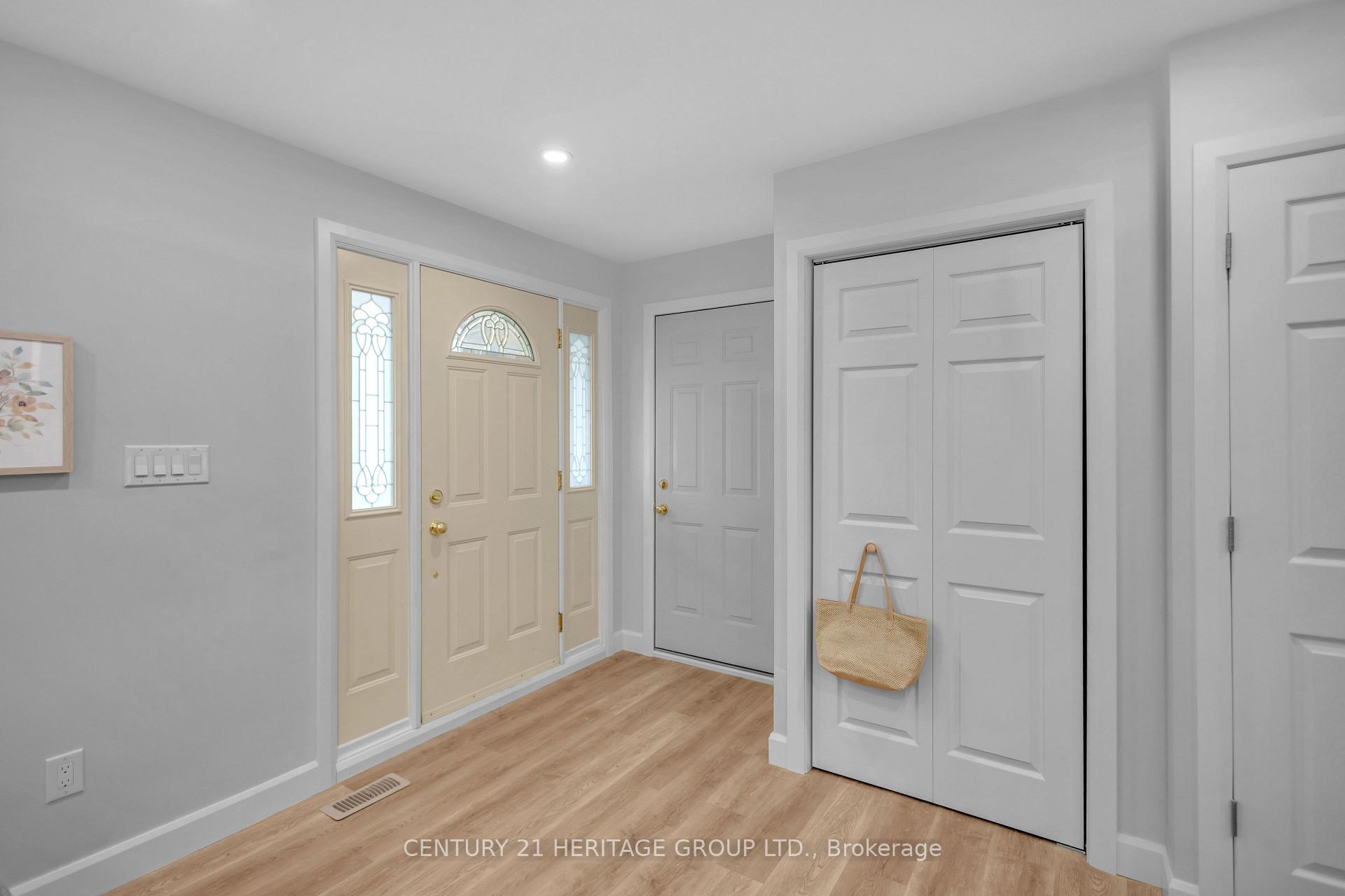 Photo 5 of 17 Stodola Drive, Brantford, Henderson-Sky Acres — HOMEH
