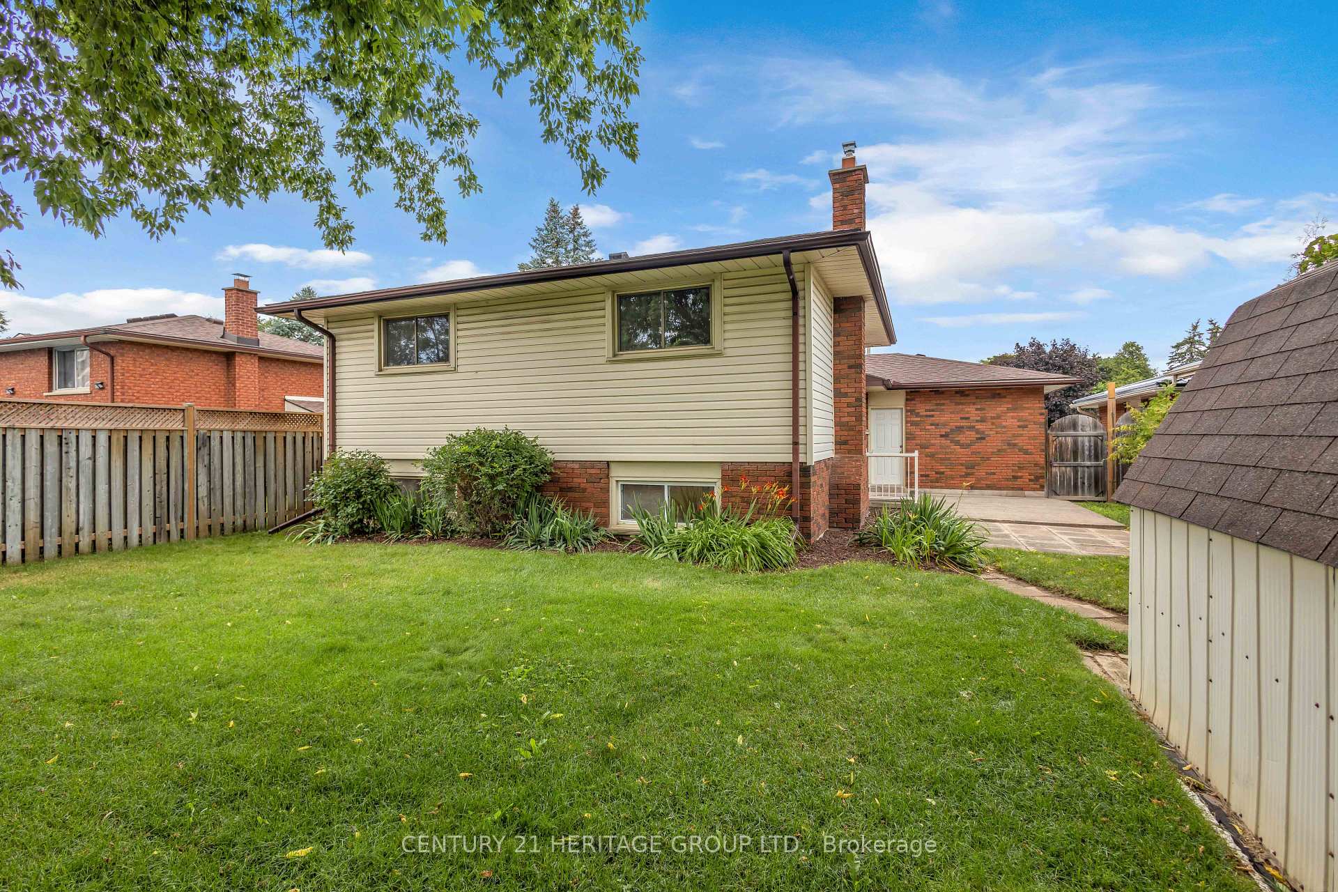 Photo 41 of 17 Stodola Drive, Brantford, Henderson-Sky Acres — HOMEH