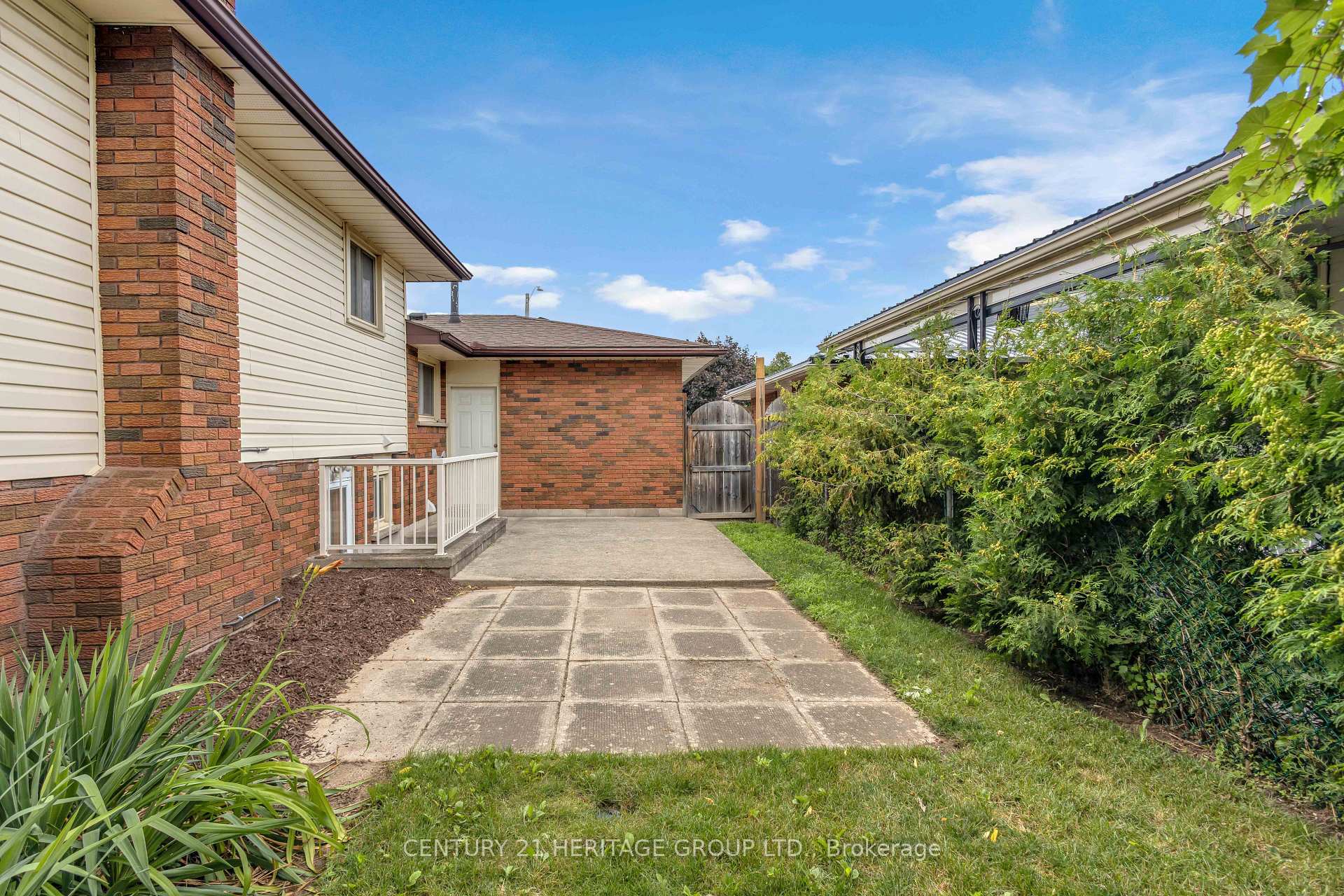 Photo 44 of 17 Stodola Drive, Brantford, Henderson-Sky Acres — HOMEH