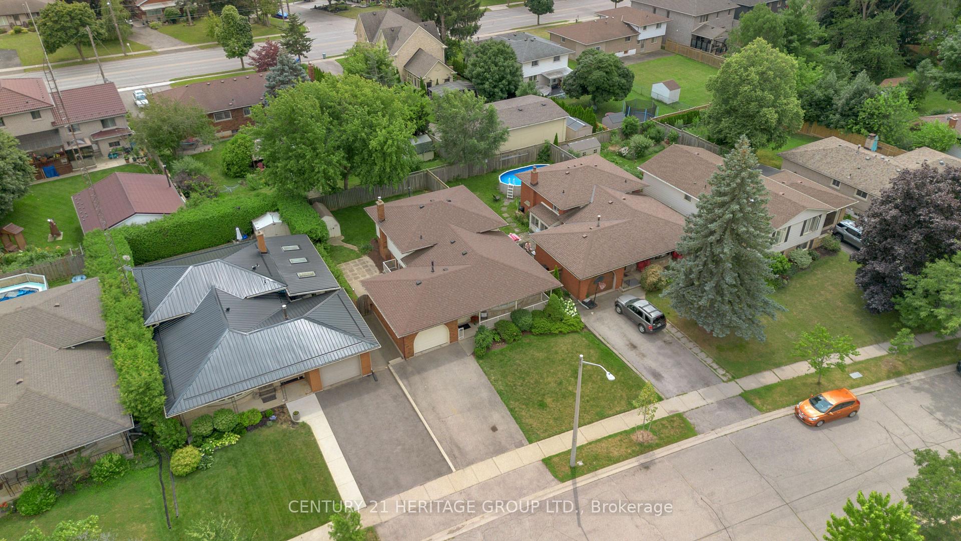 Photo 48 of 17 Stodola Drive, Brantford, Henderson-Sky Acres — HOMEH